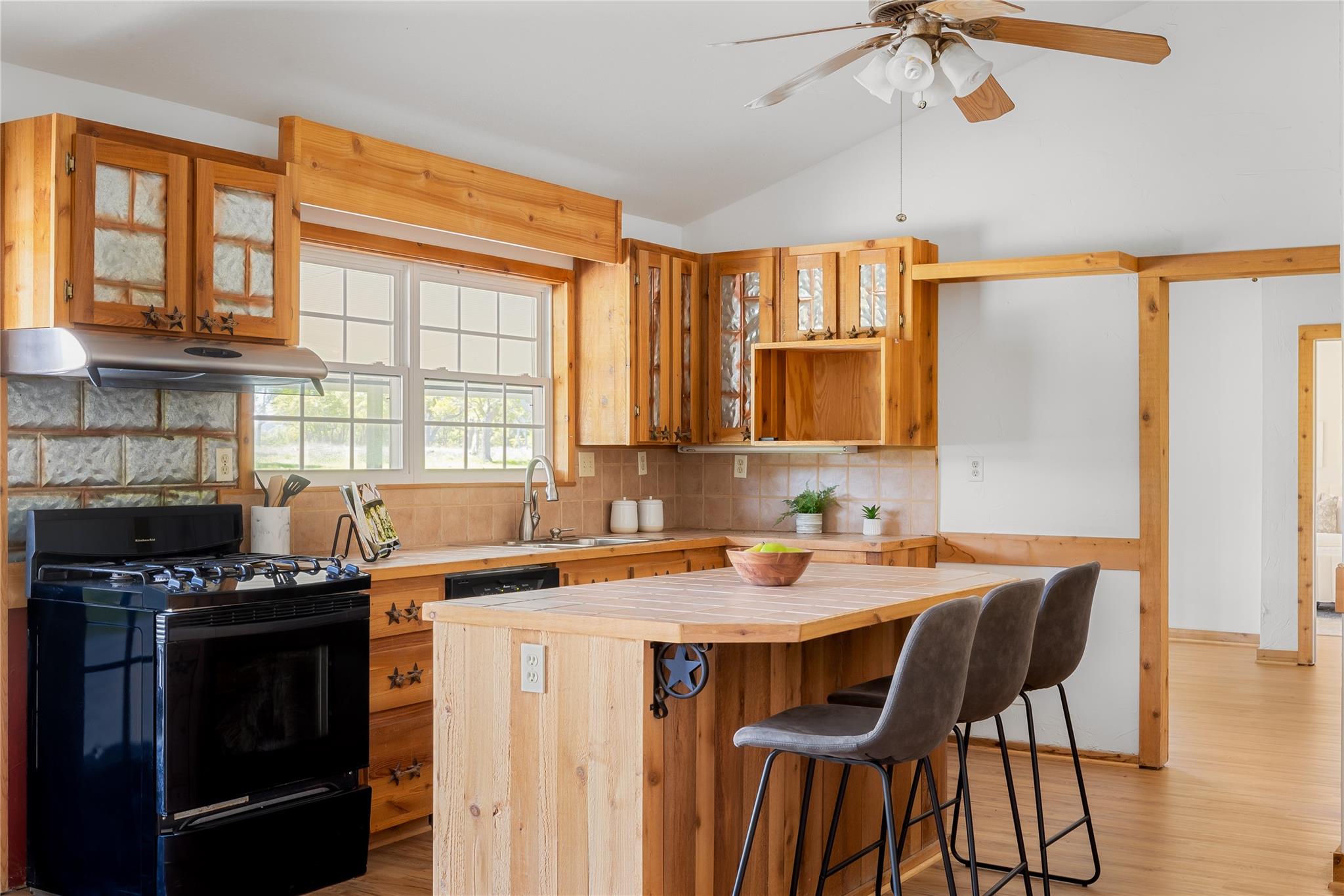 Image 16 of 29 For 9695 W Us 290 Highway