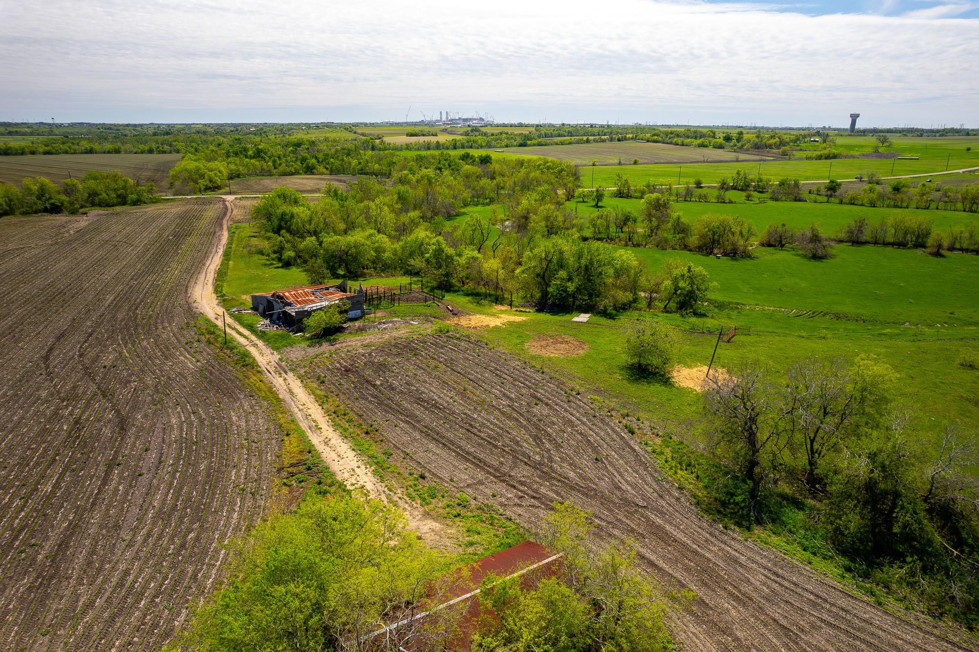 Image 18 of 33 For 901 County Road 398