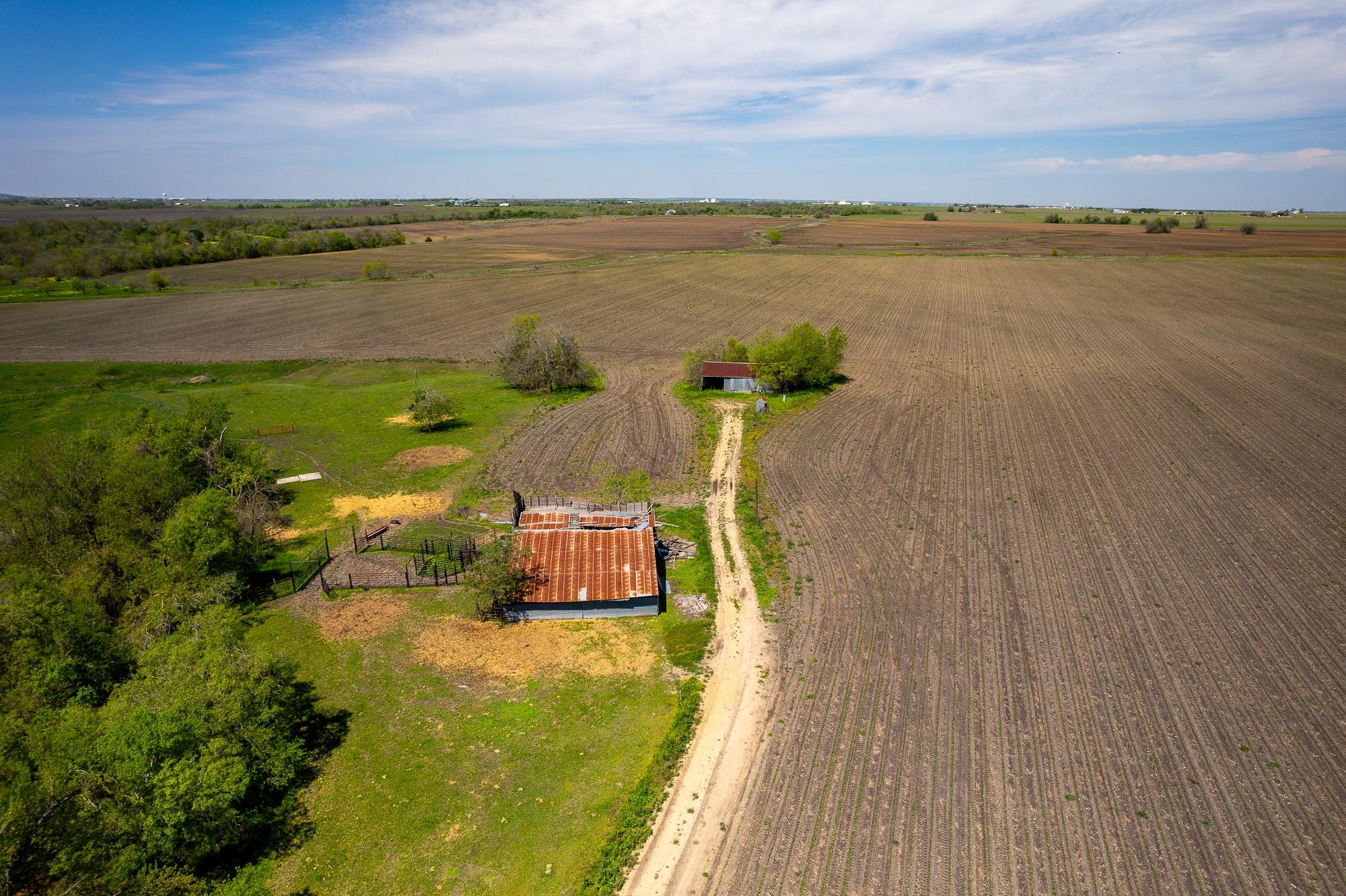 Image 24 of 33 For 901 County Road 398