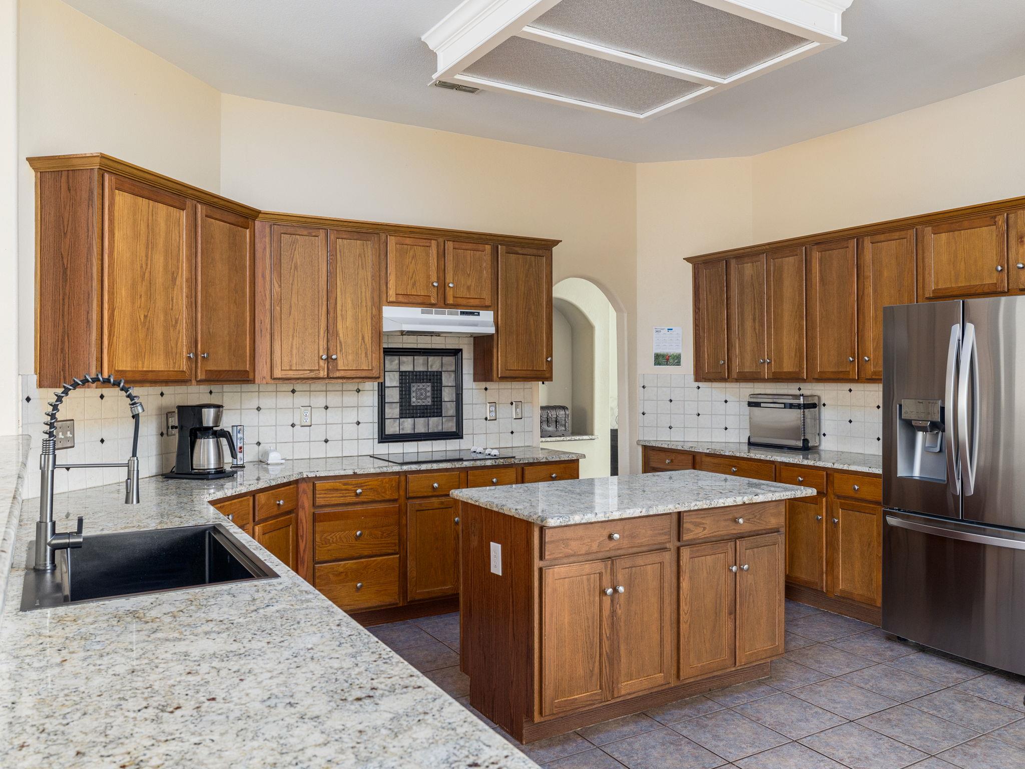 Image 4 of 22 For 26906 Spiral Cyn