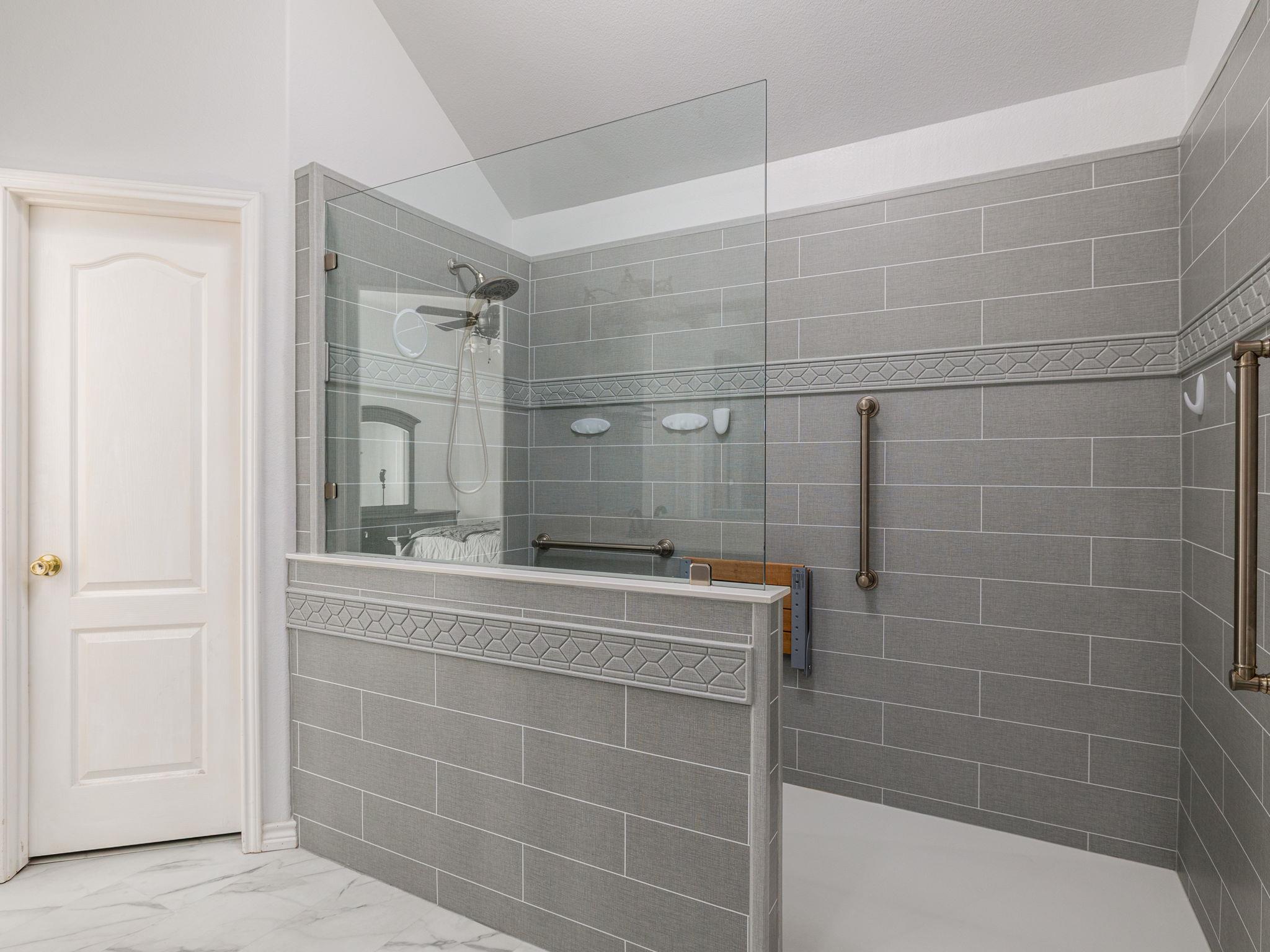 Image 8 of 22 For 26906 Spiral Cyn