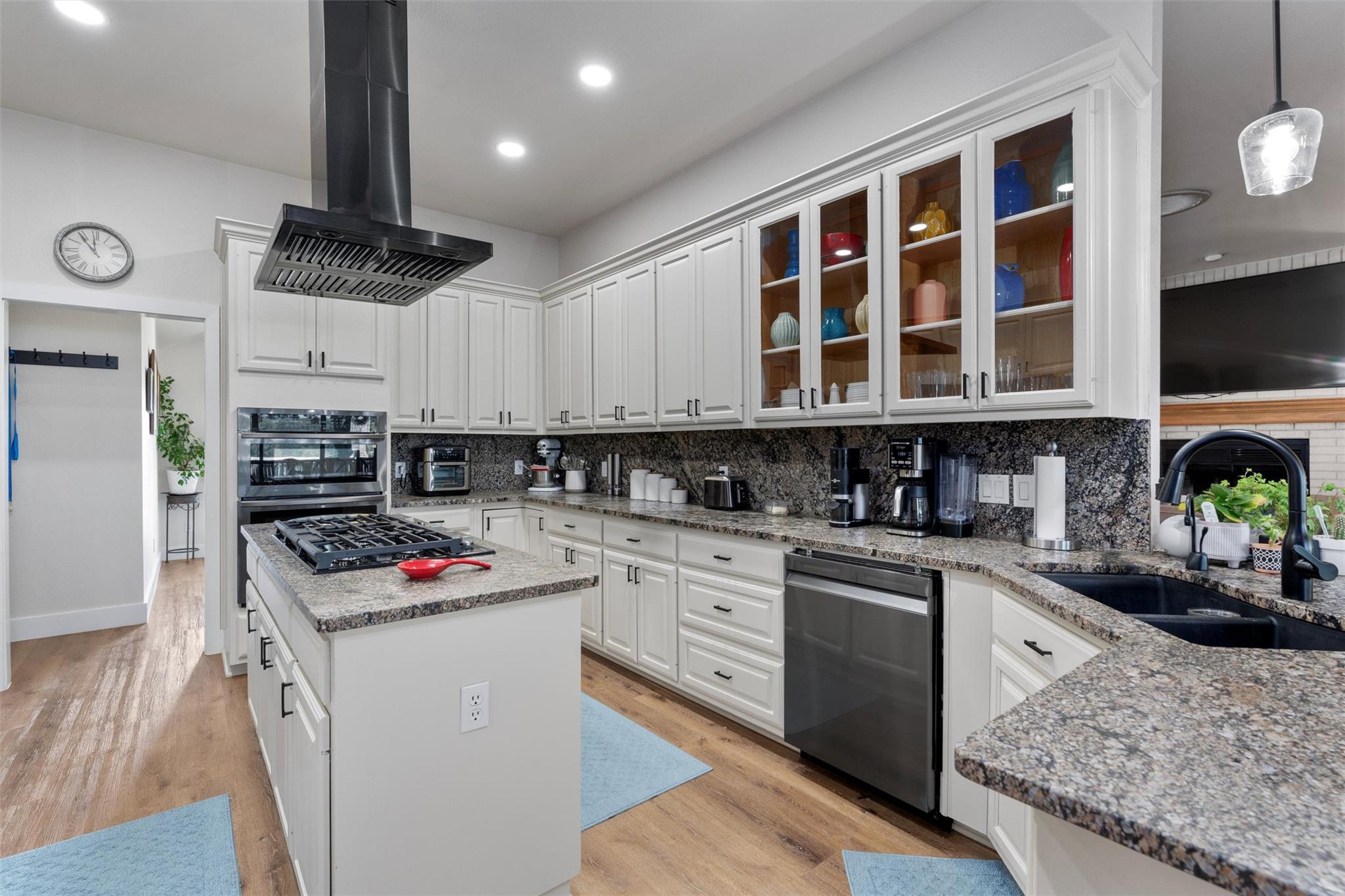 Image 24 of 35 For 8000 County Road 110 Rd