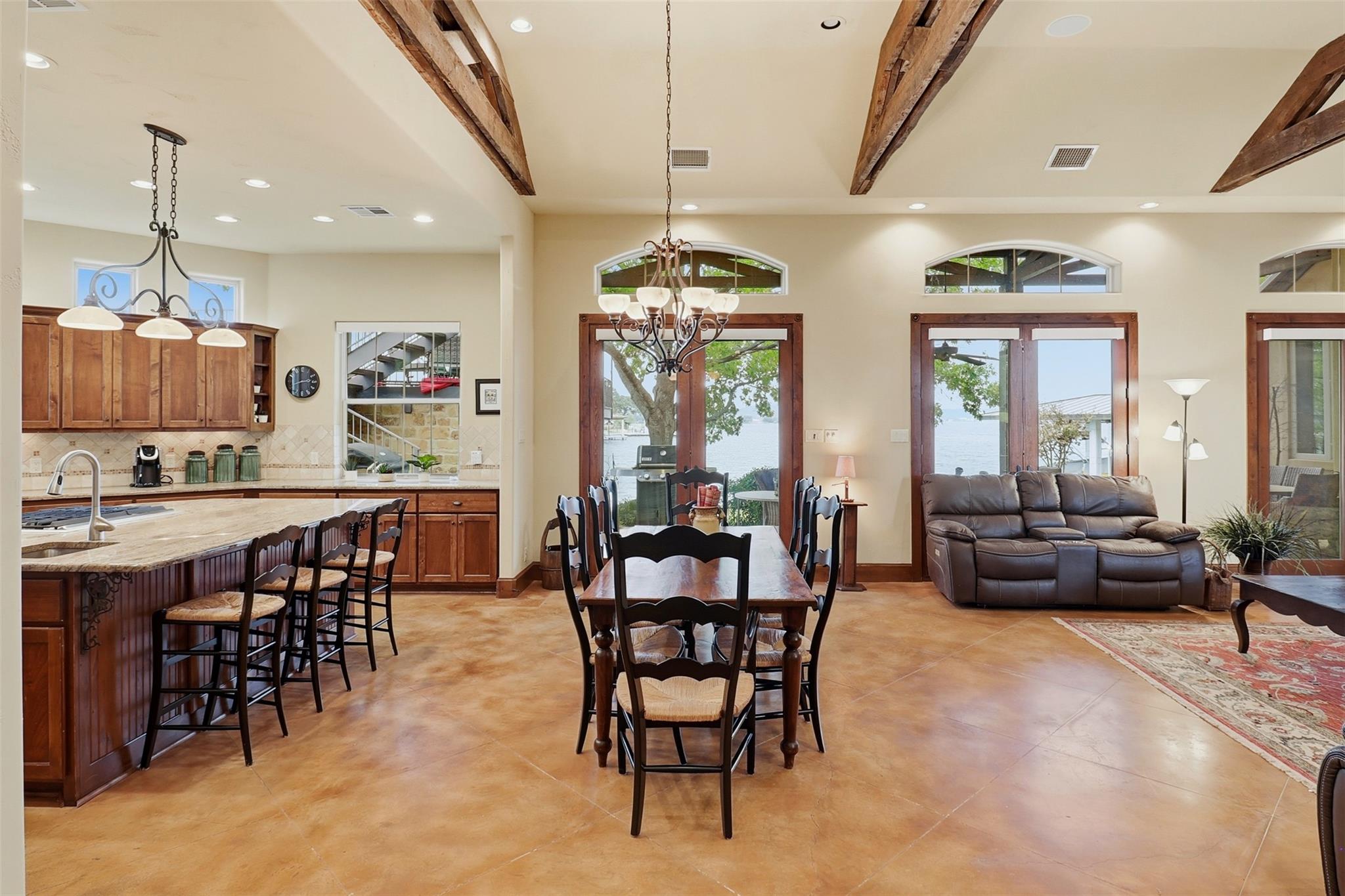 Image 11 of 33 For 325 Wilderness Dr W