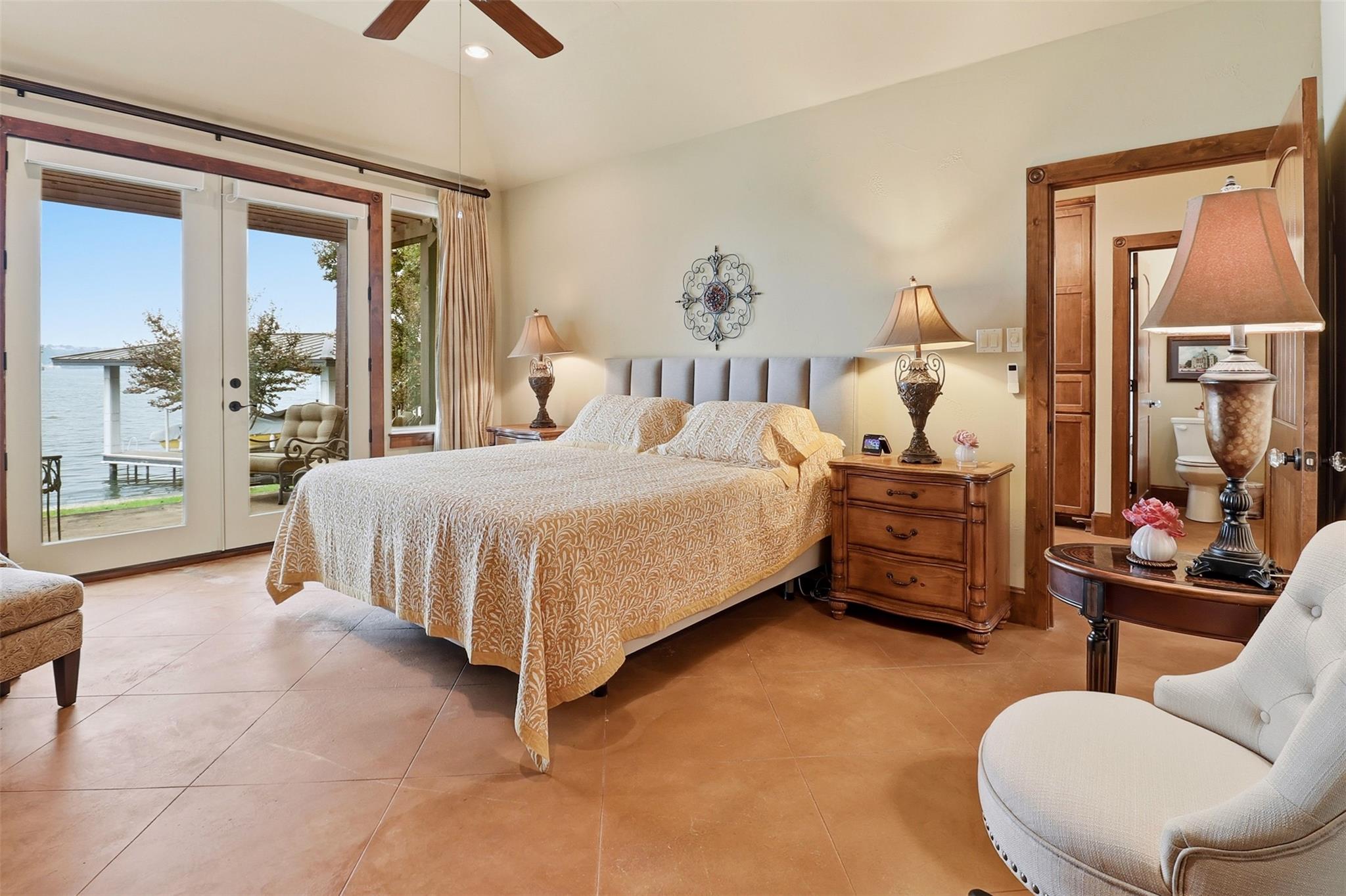 Image 13 of 33 For 325 Wilderness Dr W