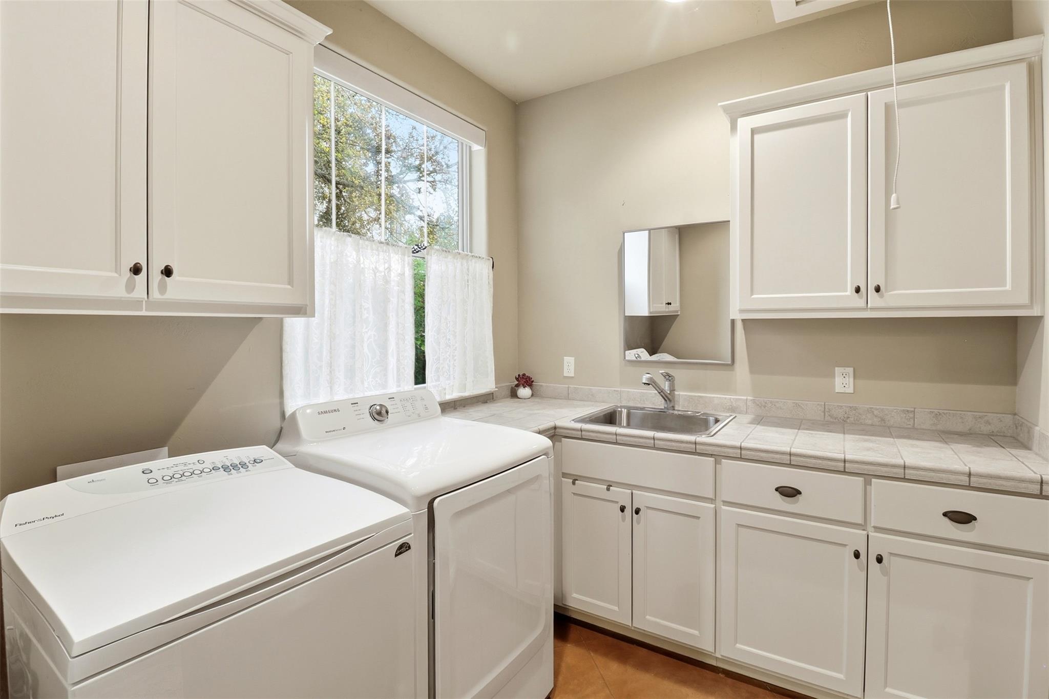 Image 17 of 33 For 325 Wilderness Dr W