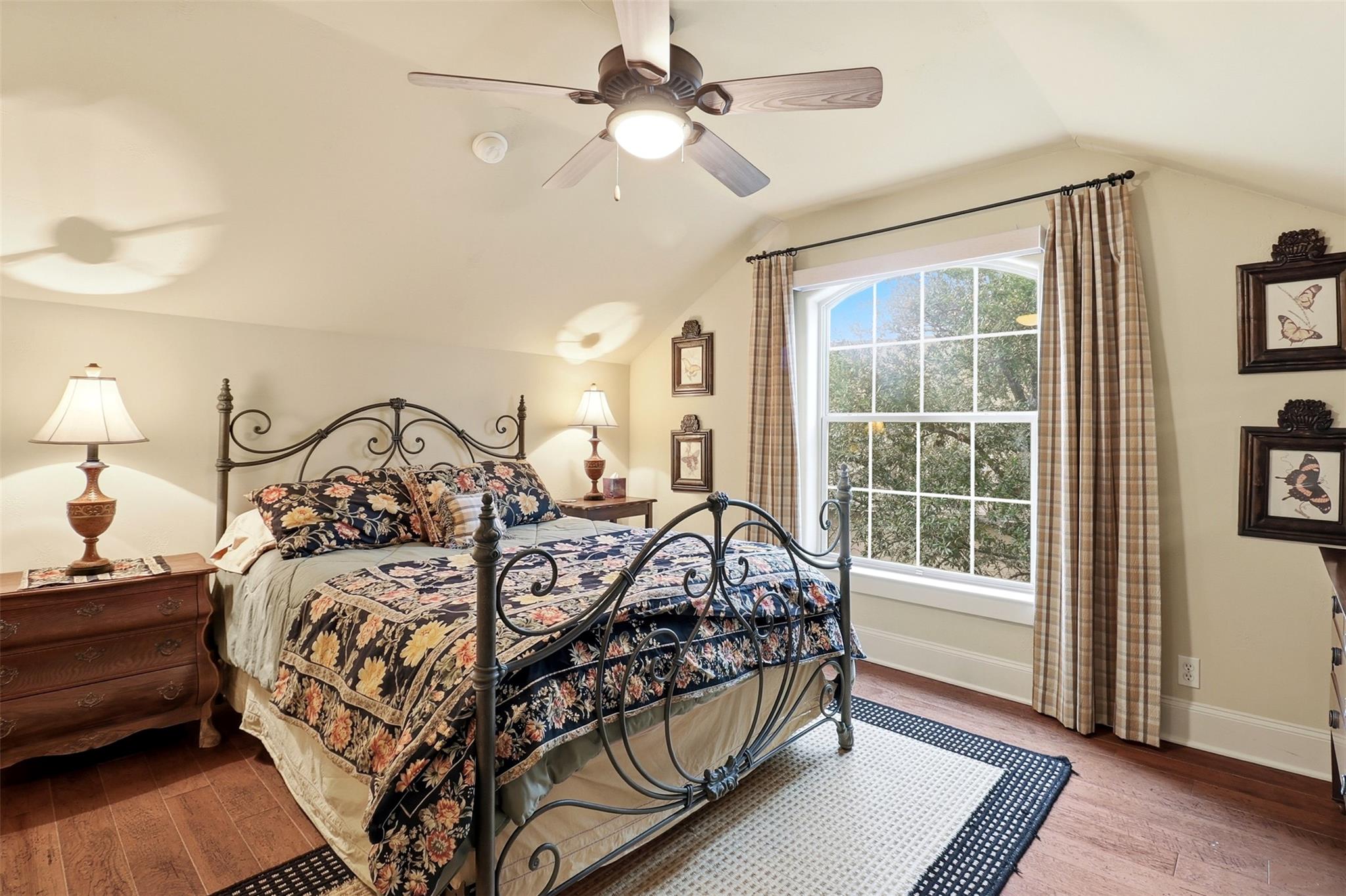 Image 20 of 33 For 325 Wilderness Dr W