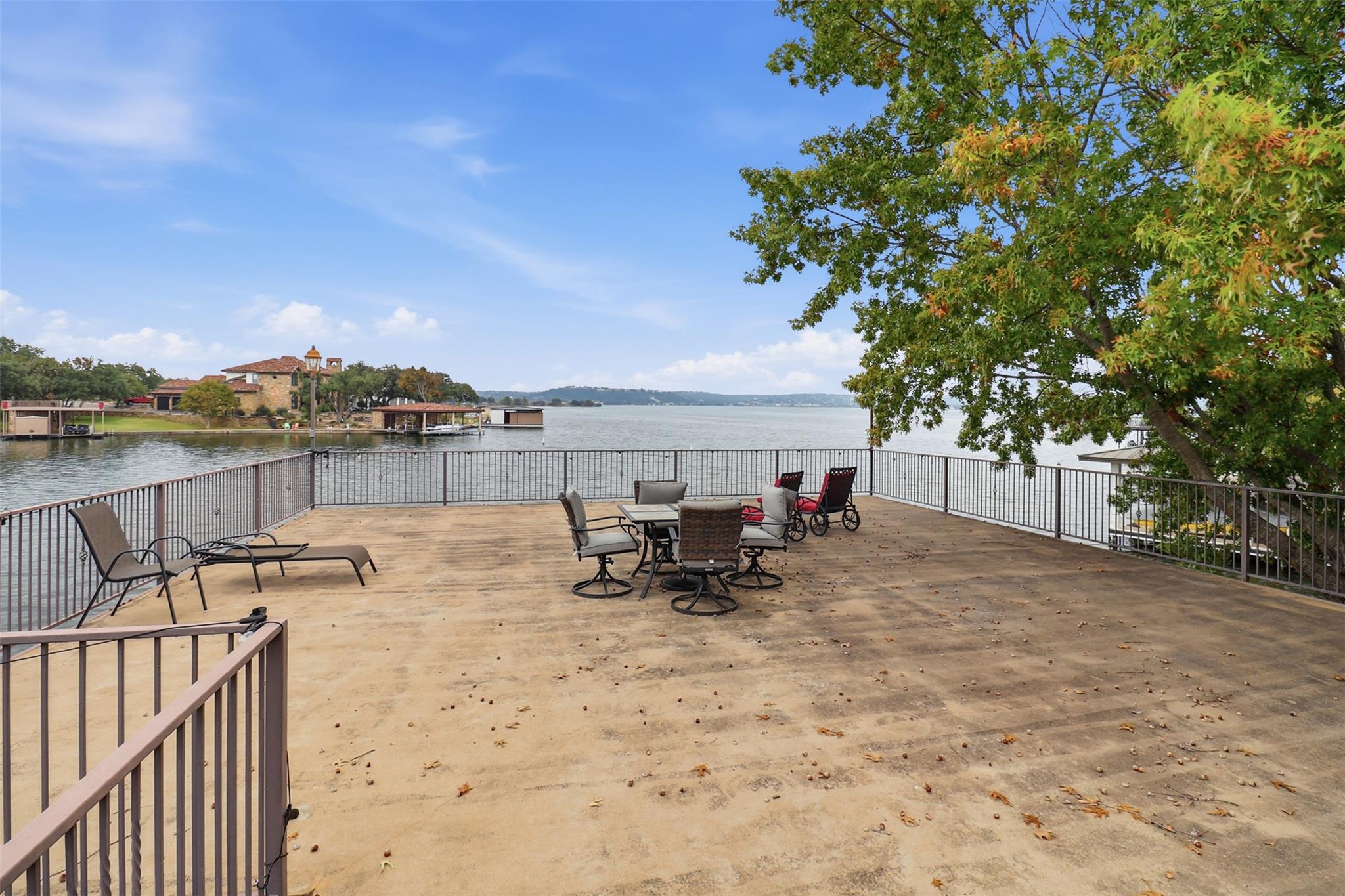 Image 23 of 33 For 325 Wilderness Dr W