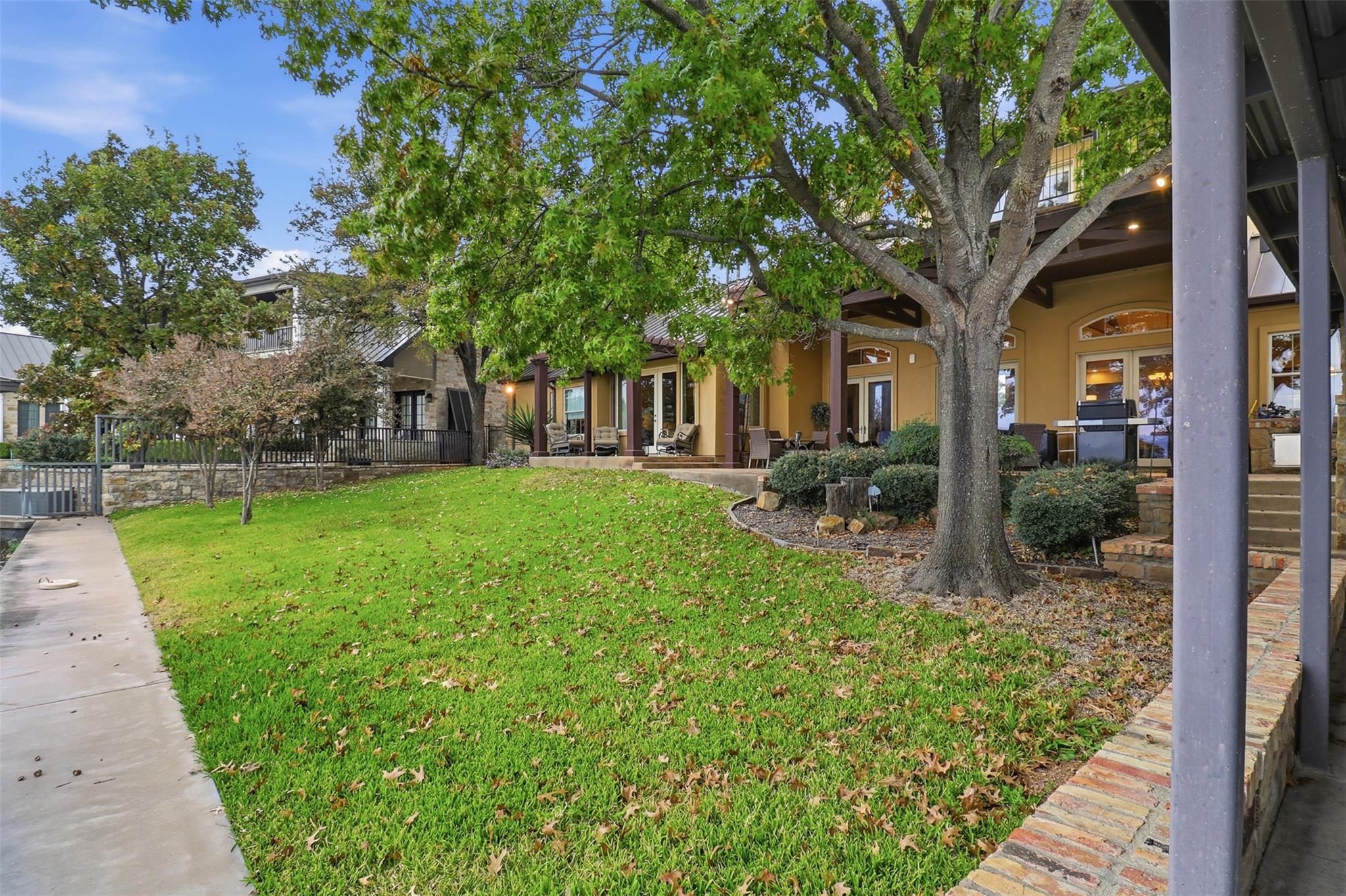 Image 28 of 33 For 325 Wilderness Dr W