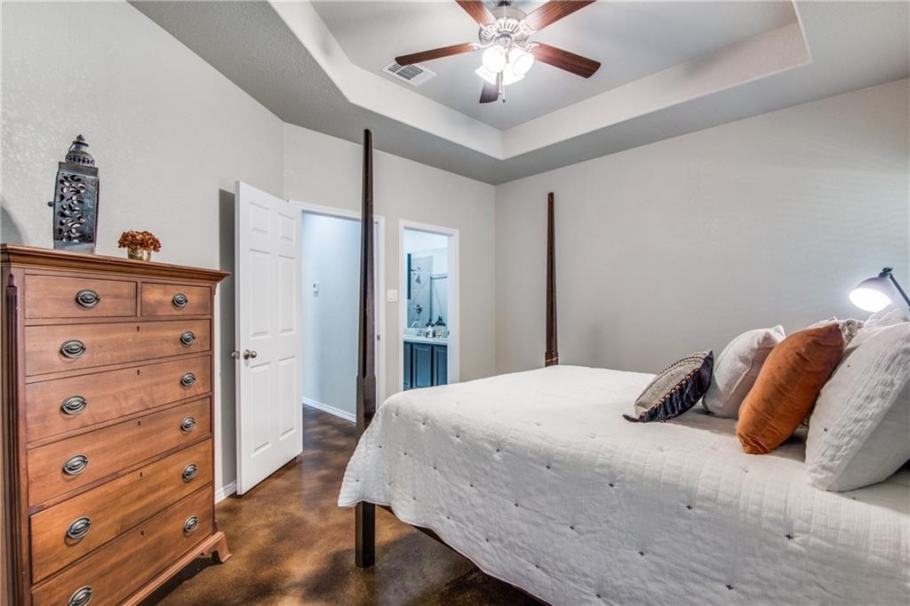 Image 12 of 17 For 1112 Renee Way