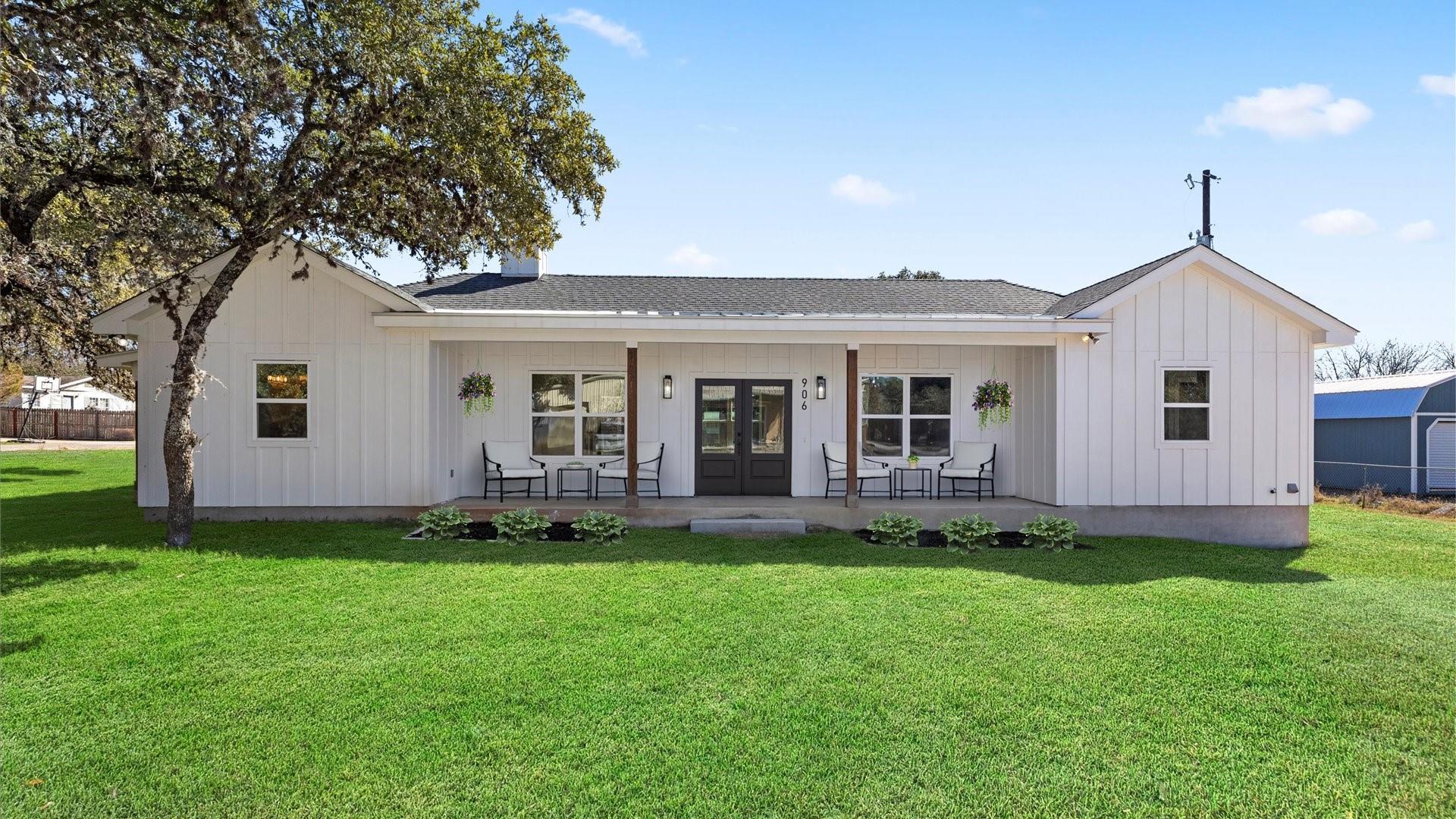 Details for 910 10th St , Blanco, TX 78606