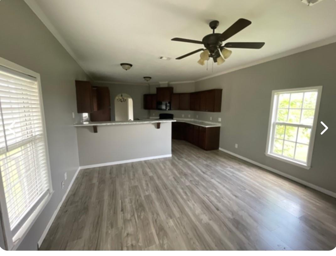 Image 10 of 30 For 130 Leaning Oaks Cir