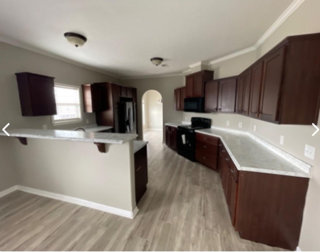 Image 12 of 30 For 130 Leaning Oaks Cir