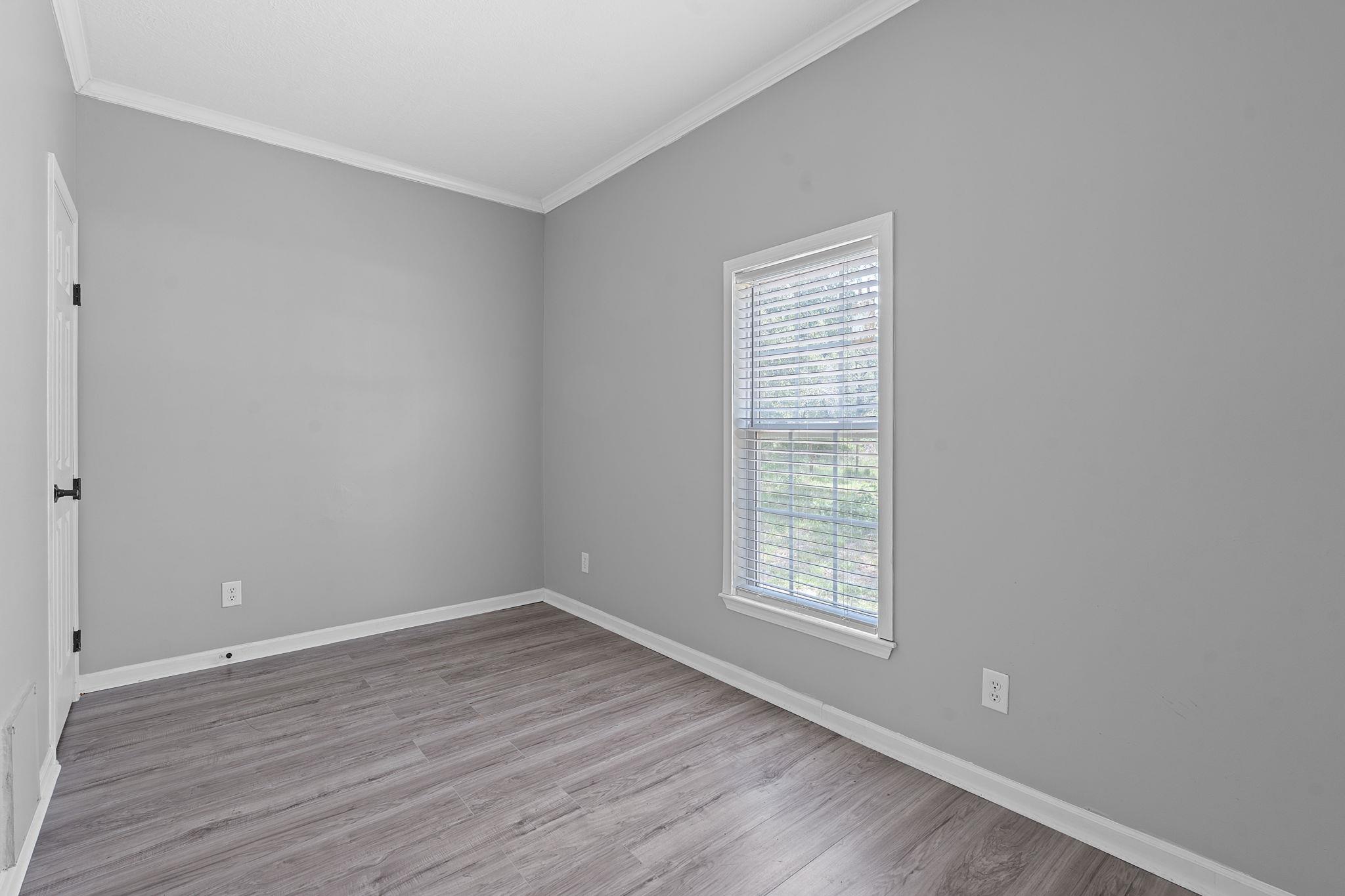 Image 21 of 30 For 130 Leaning Oaks Cir