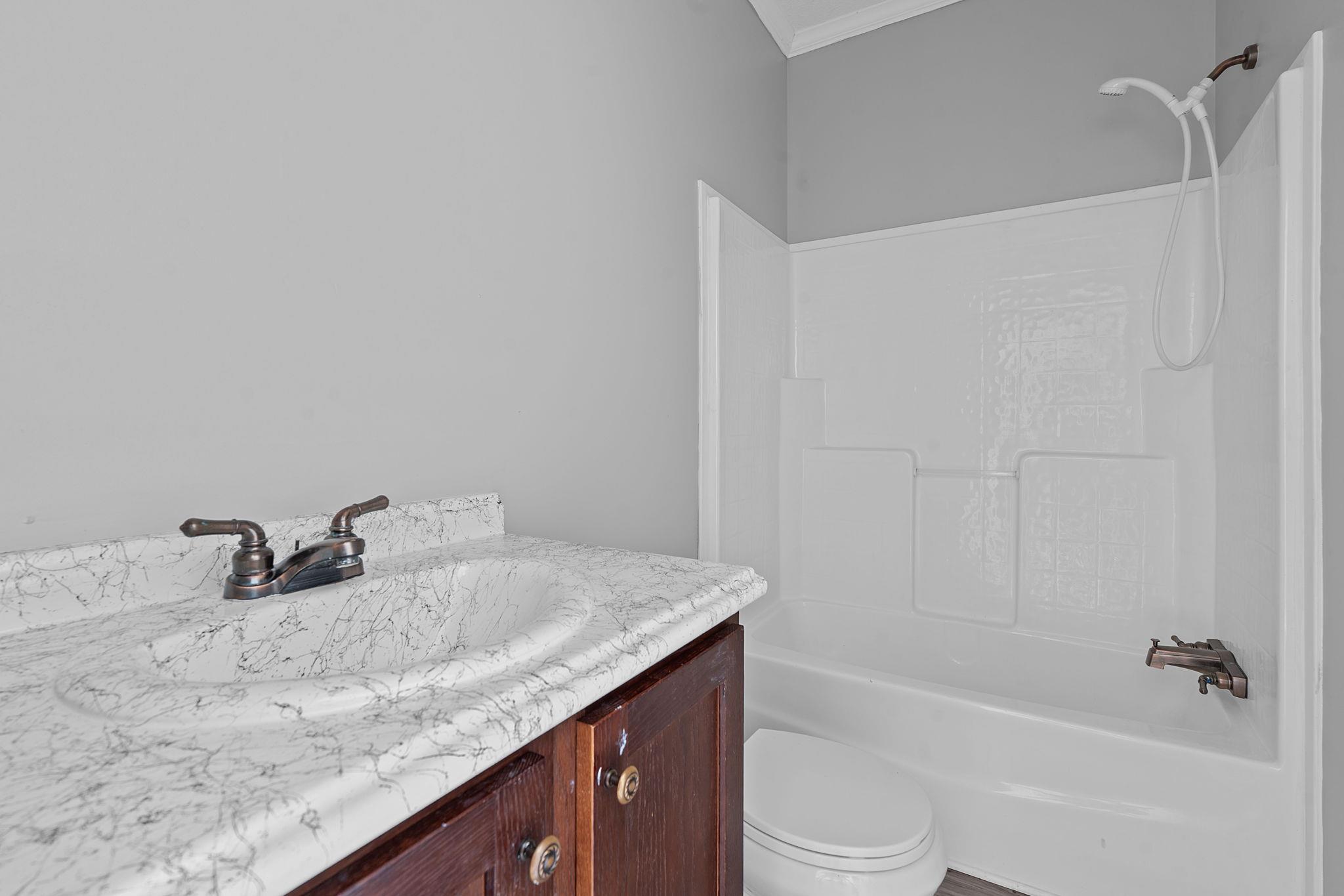 Image 22 of 30 For 130 Leaning Oaks Cir