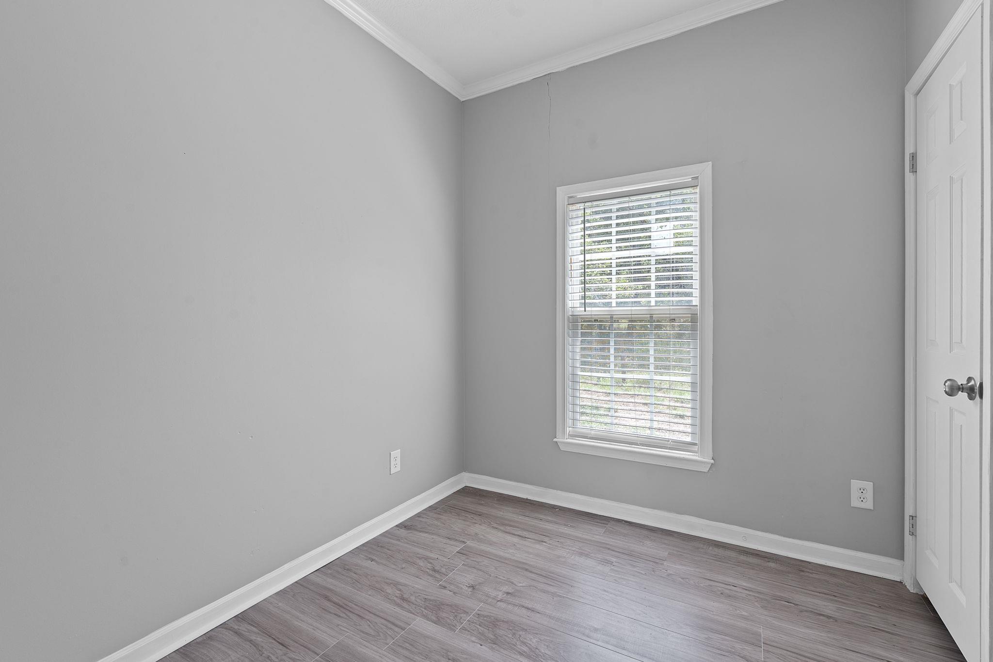 Image 23 of 30 For 130 Leaning Oaks Cir
