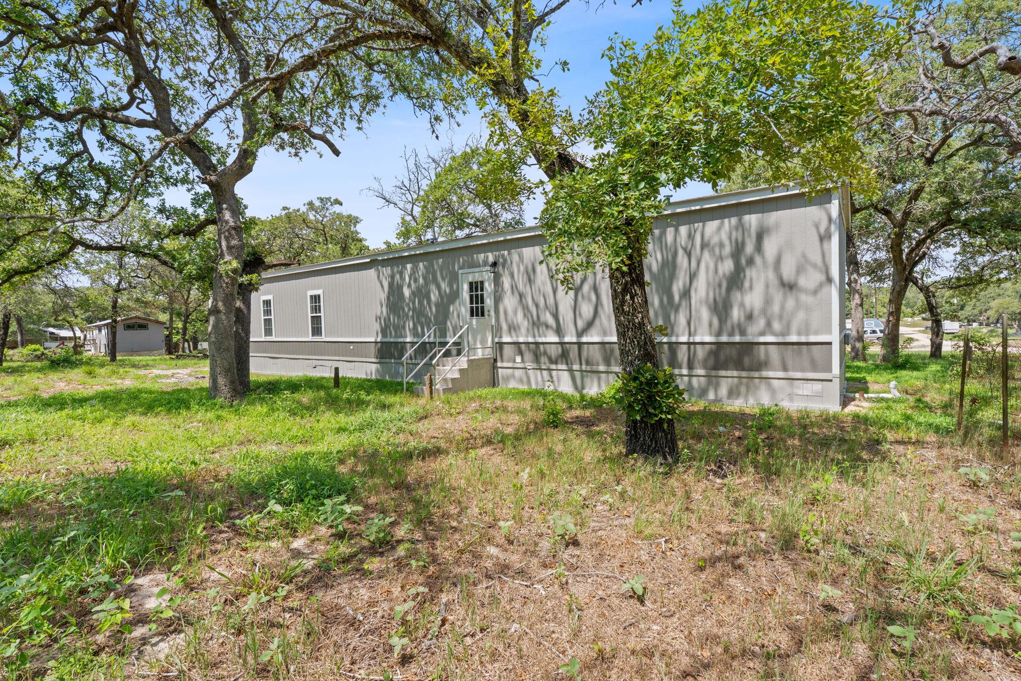 Image 26 of 30 For 130 Leaning Oaks Cir