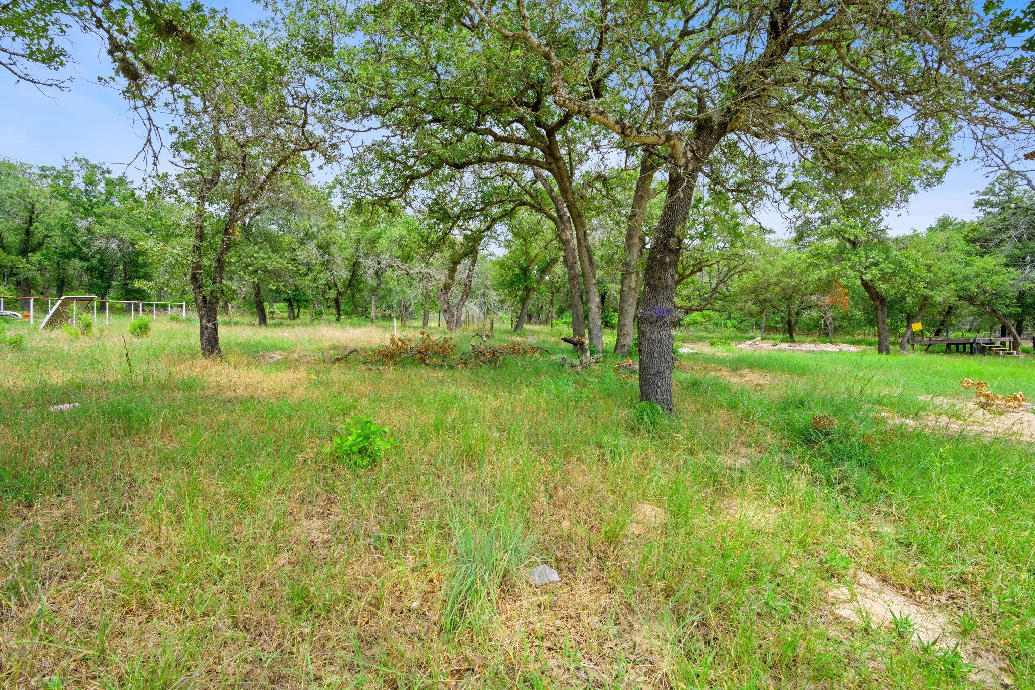 Image 29 of 30 For 130 Leaning Oaks Cir