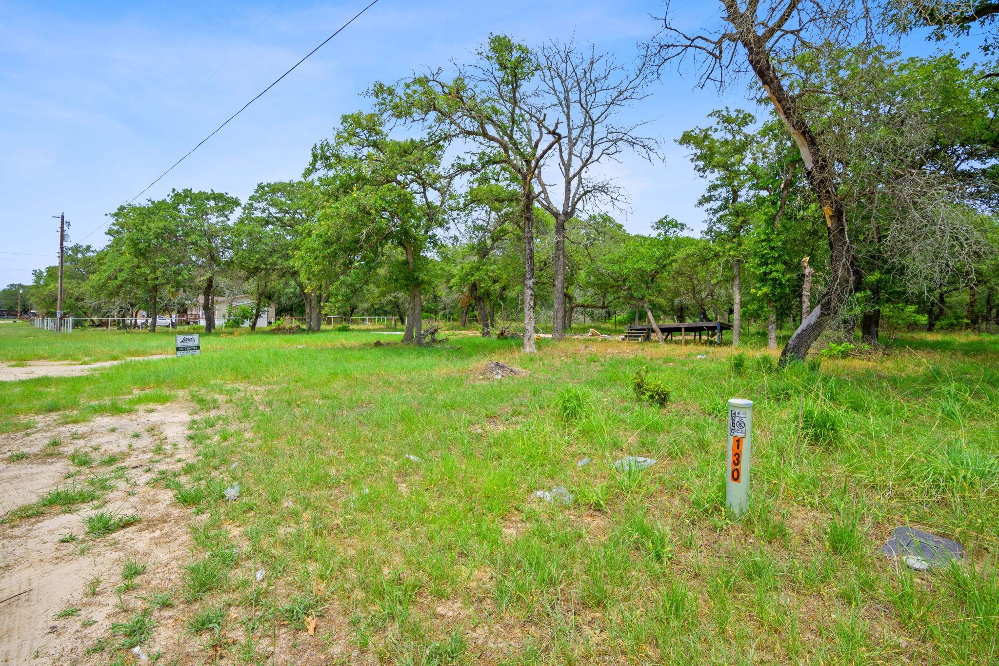 Image 3 of 30 For 130 Leaning Oaks Cir