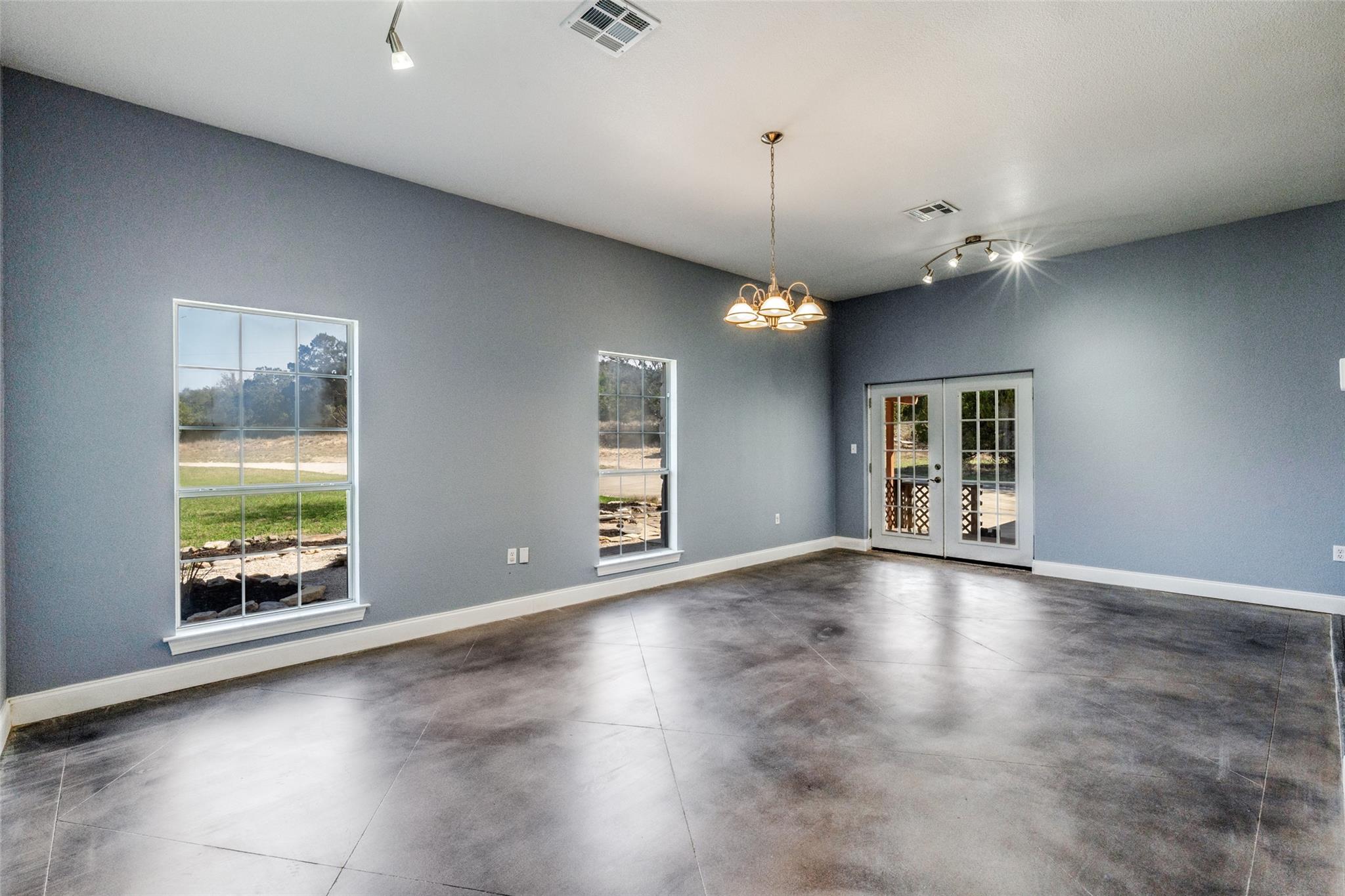 Image 12 of 36 For 34970 Smithson Valley Rd