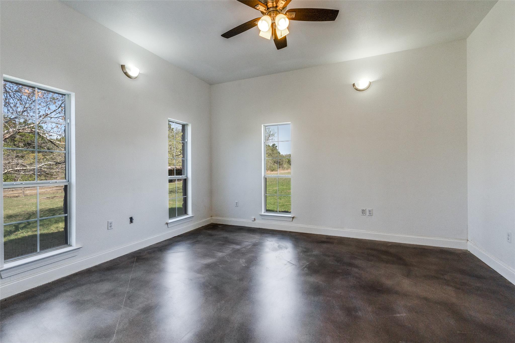 Image 18 of 36 For 34970 Smithson Valley Rd