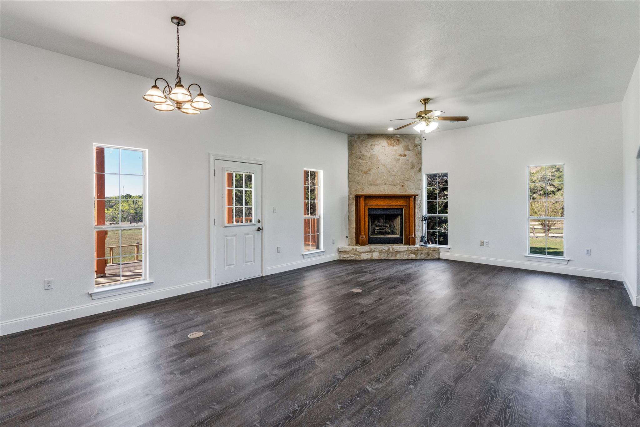 Image 3 of 36 For 34970 Smithson Valley Rd