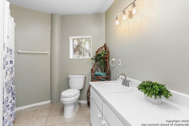 Image 13 of 50 For 1433 Riviera Dr