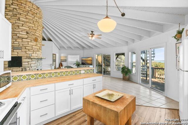 Image 19 of 50 For 1433 Riviera Dr