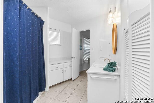 Image 30 of 50 For 1433 Riviera Dr
