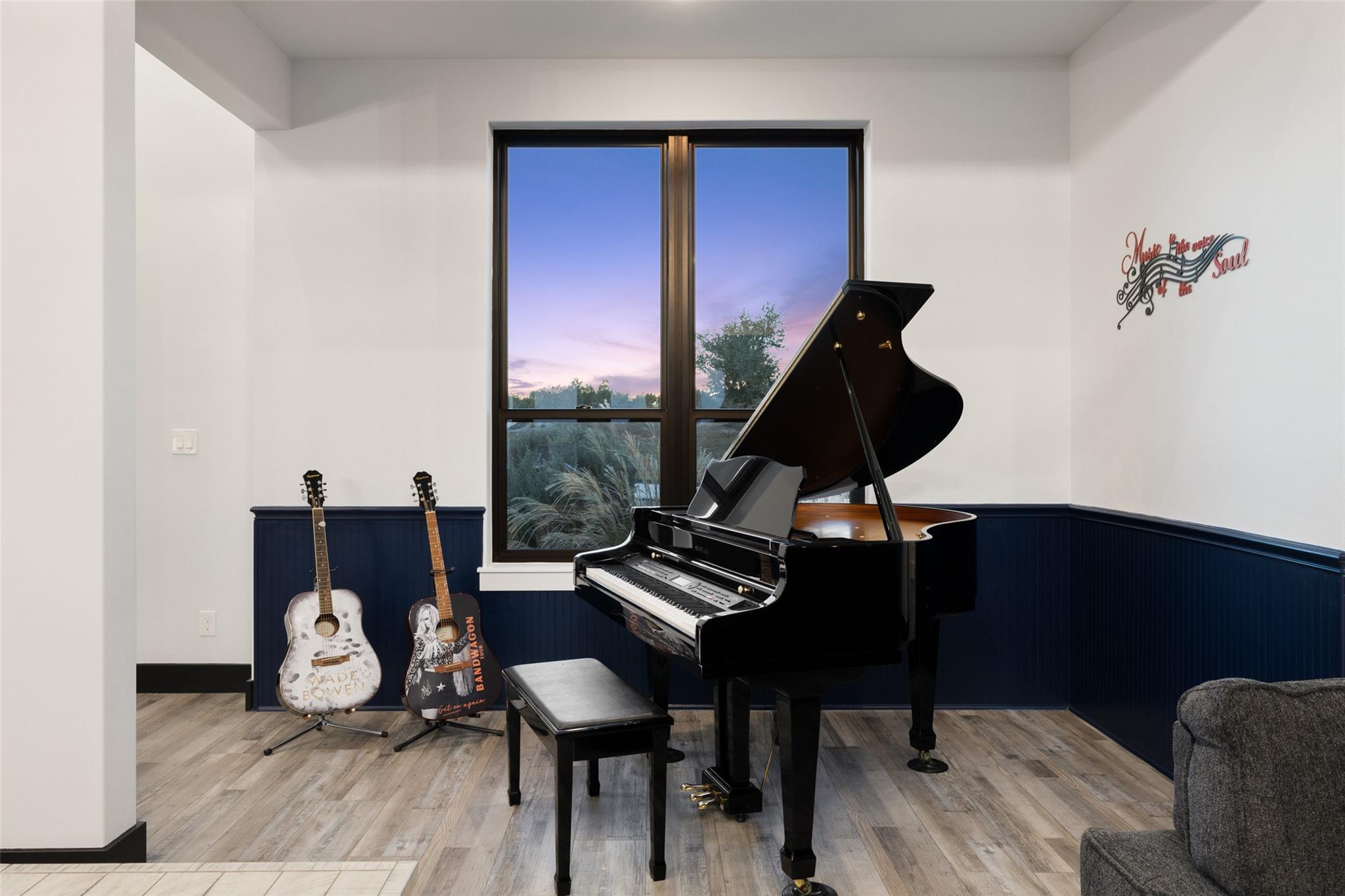 Image 11 of 39 For 205 Flat Rock Way