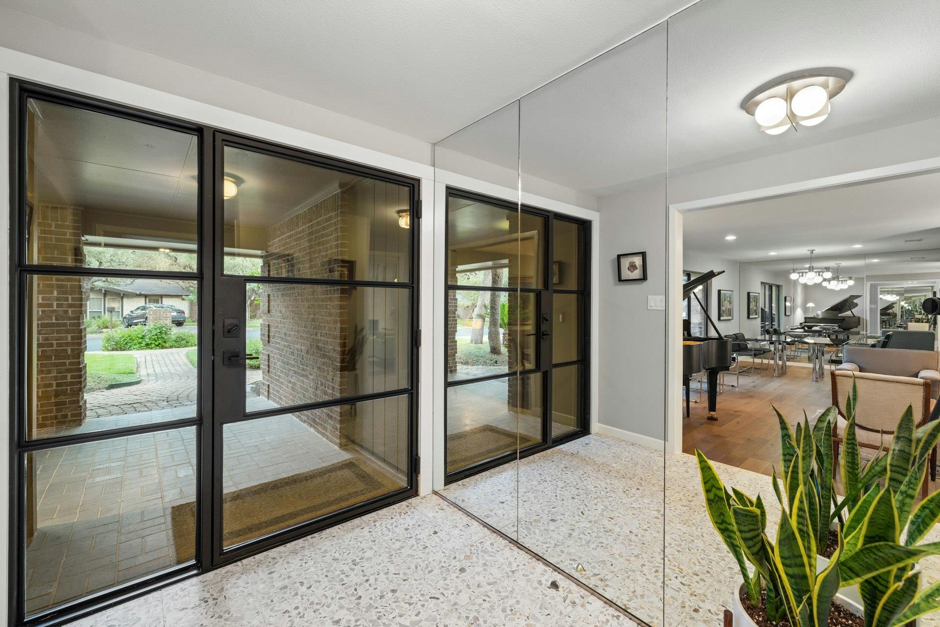 Image 11 of 31 For 8714 Ridgehill Dr