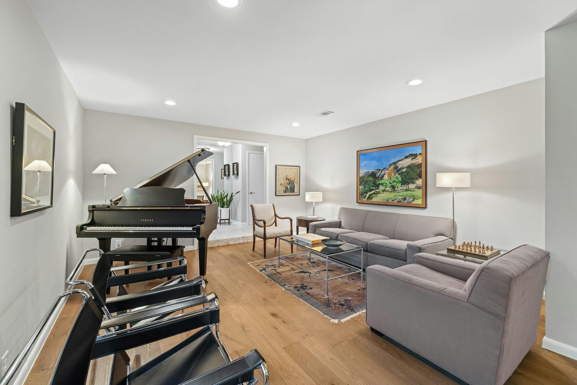 Image 13 of 31 For 8714 Ridgehill Dr