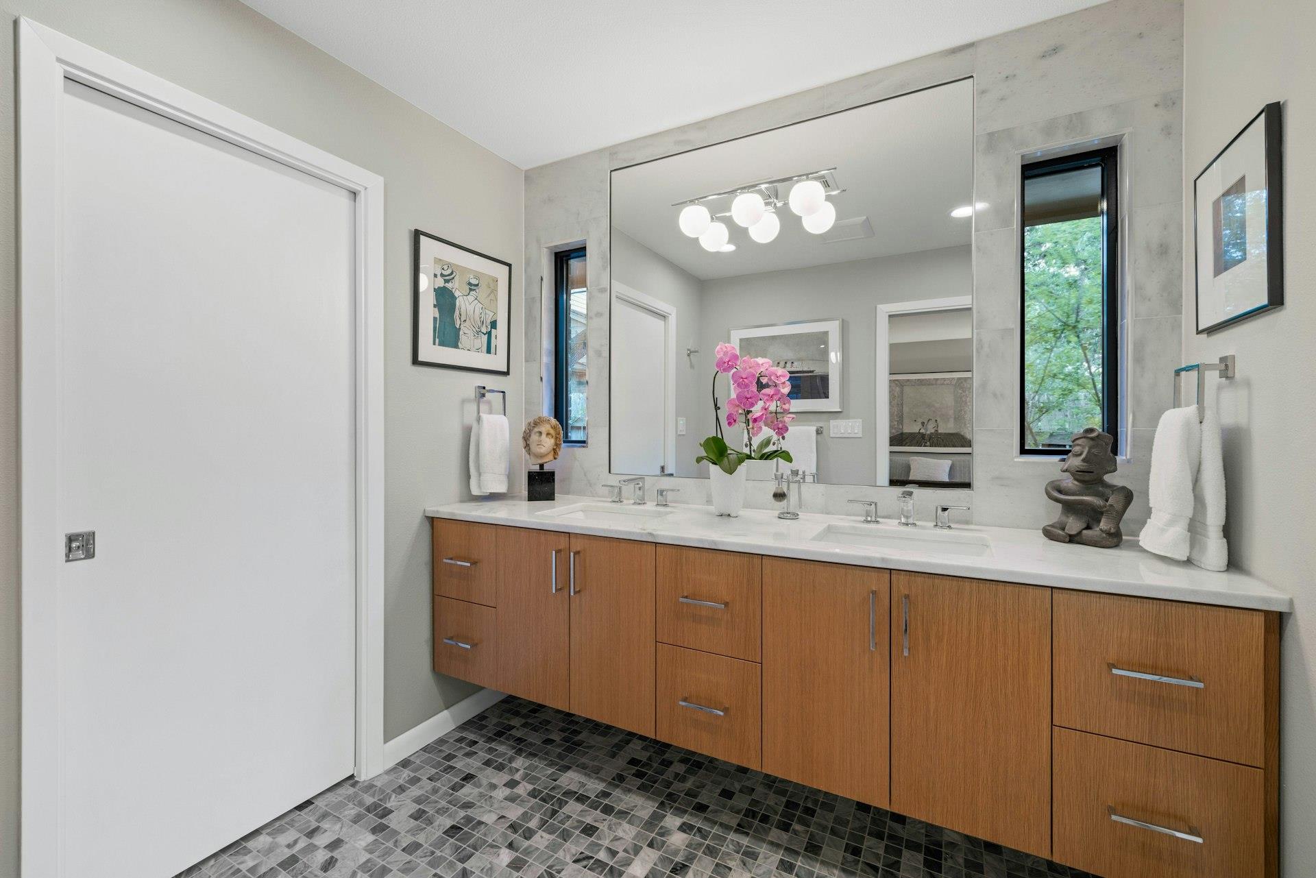 Image 15 of 31 For 8714 Ridgehill Dr