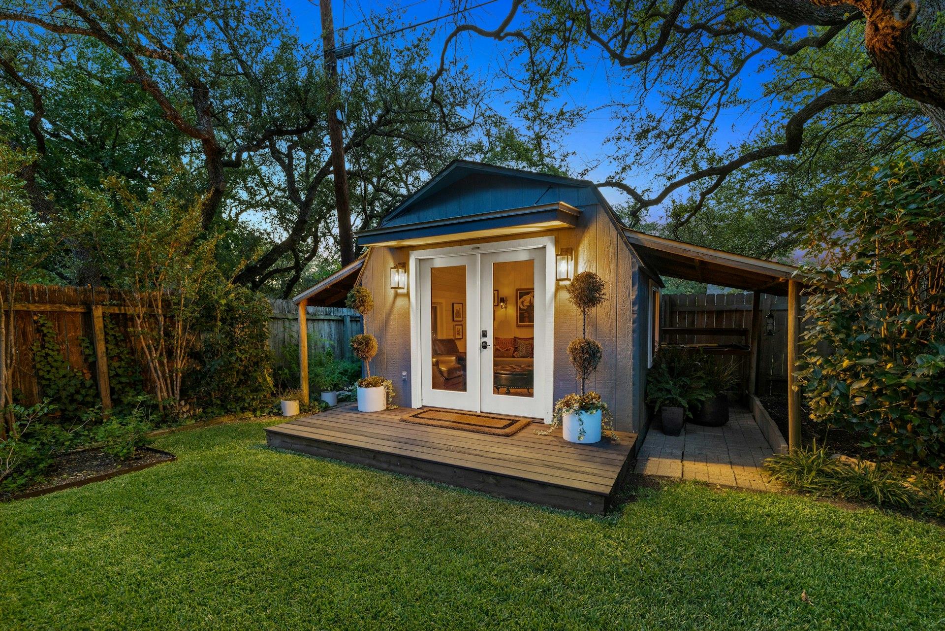 Image 17 of 31 For 8714 Ridgehill Dr