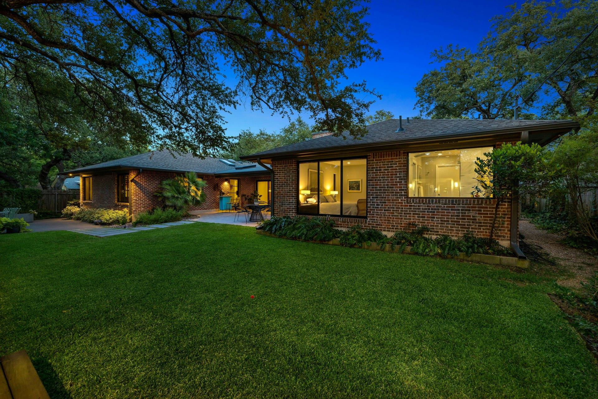 Image 19 of 31 For 8714 Ridgehill Dr