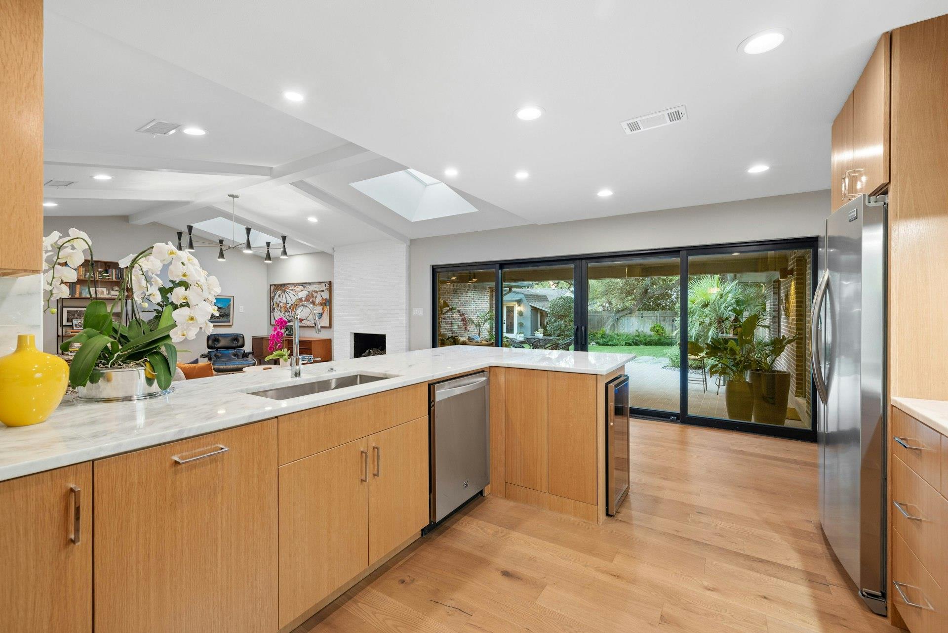 Image 6 of 31 For 8714 Ridgehill Dr