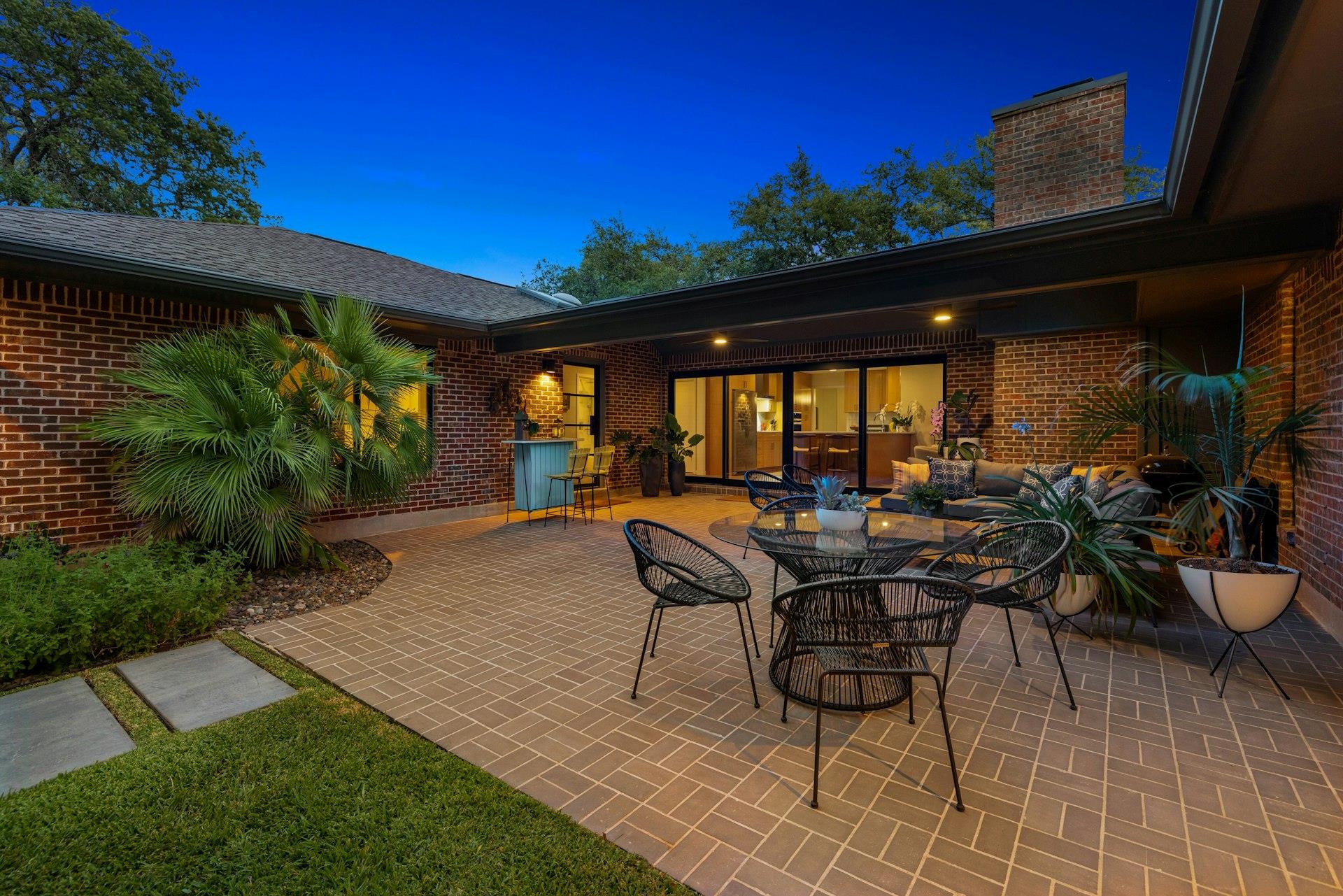 Image 8 of 31 For 8714 Ridgehill Dr