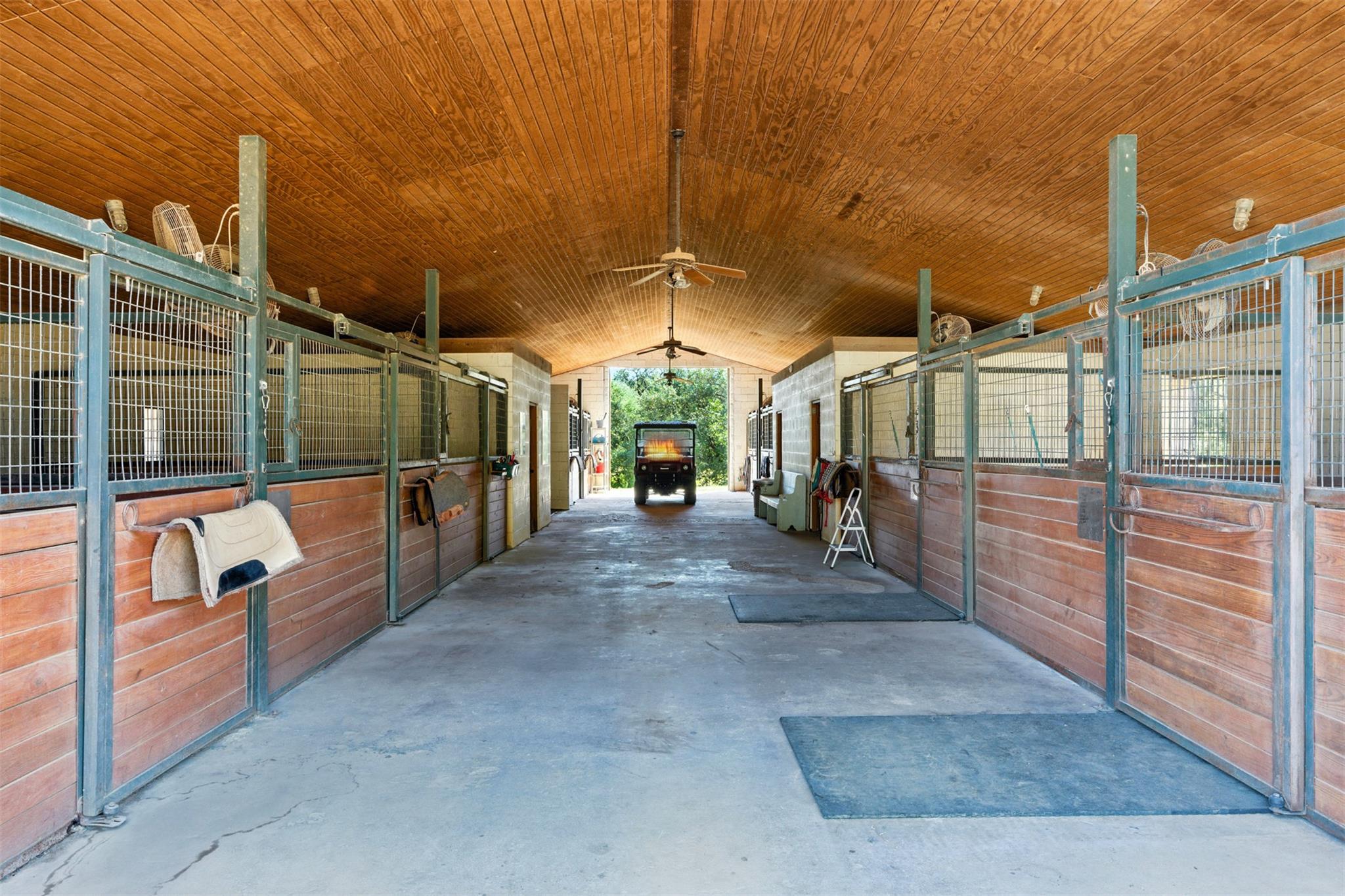 Image 26 of 40 For 753 Sunset Dr