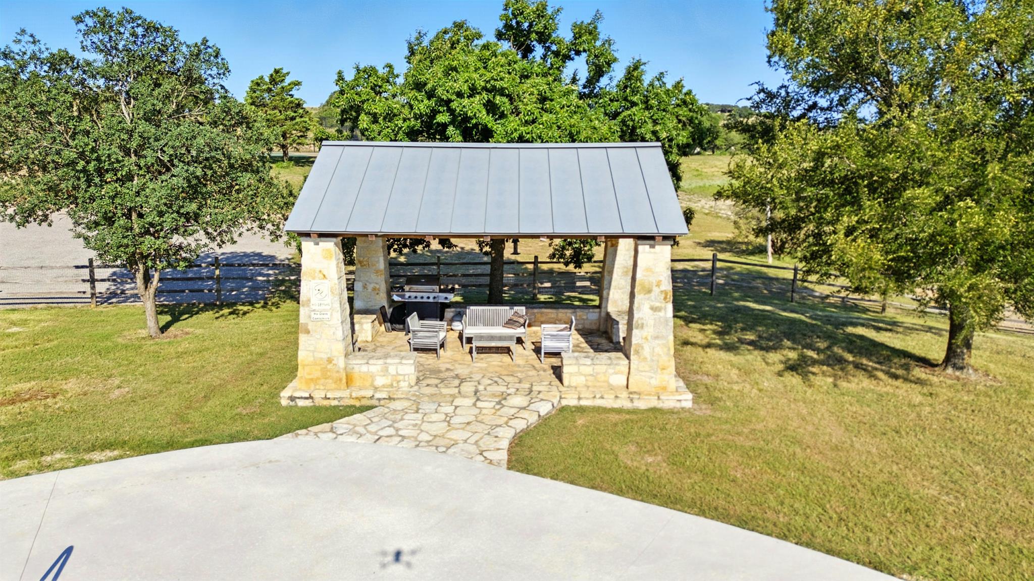 Image 28 of 40 For 753 Sunset Dr