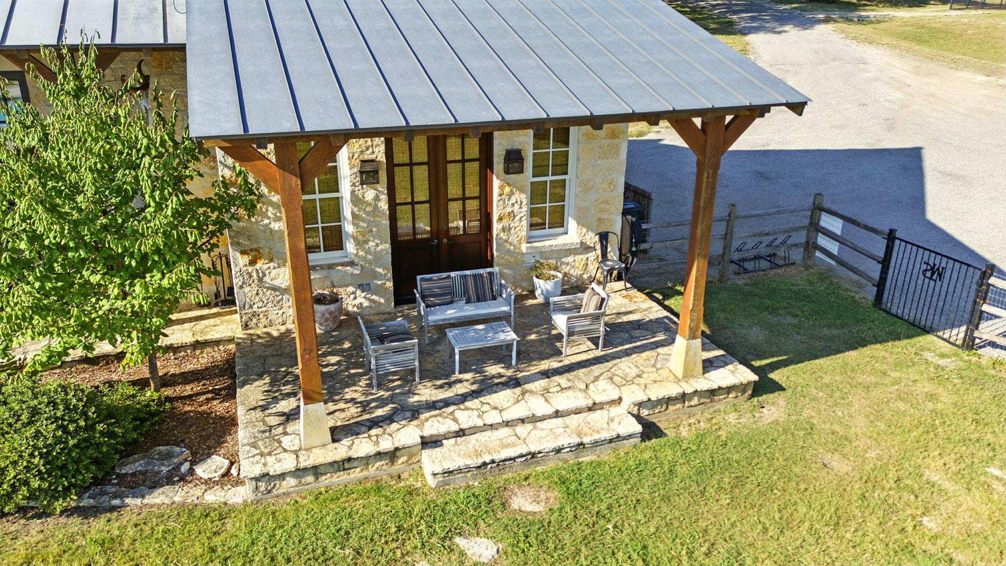 Image 29 of 40 For 753 Sunset Dr