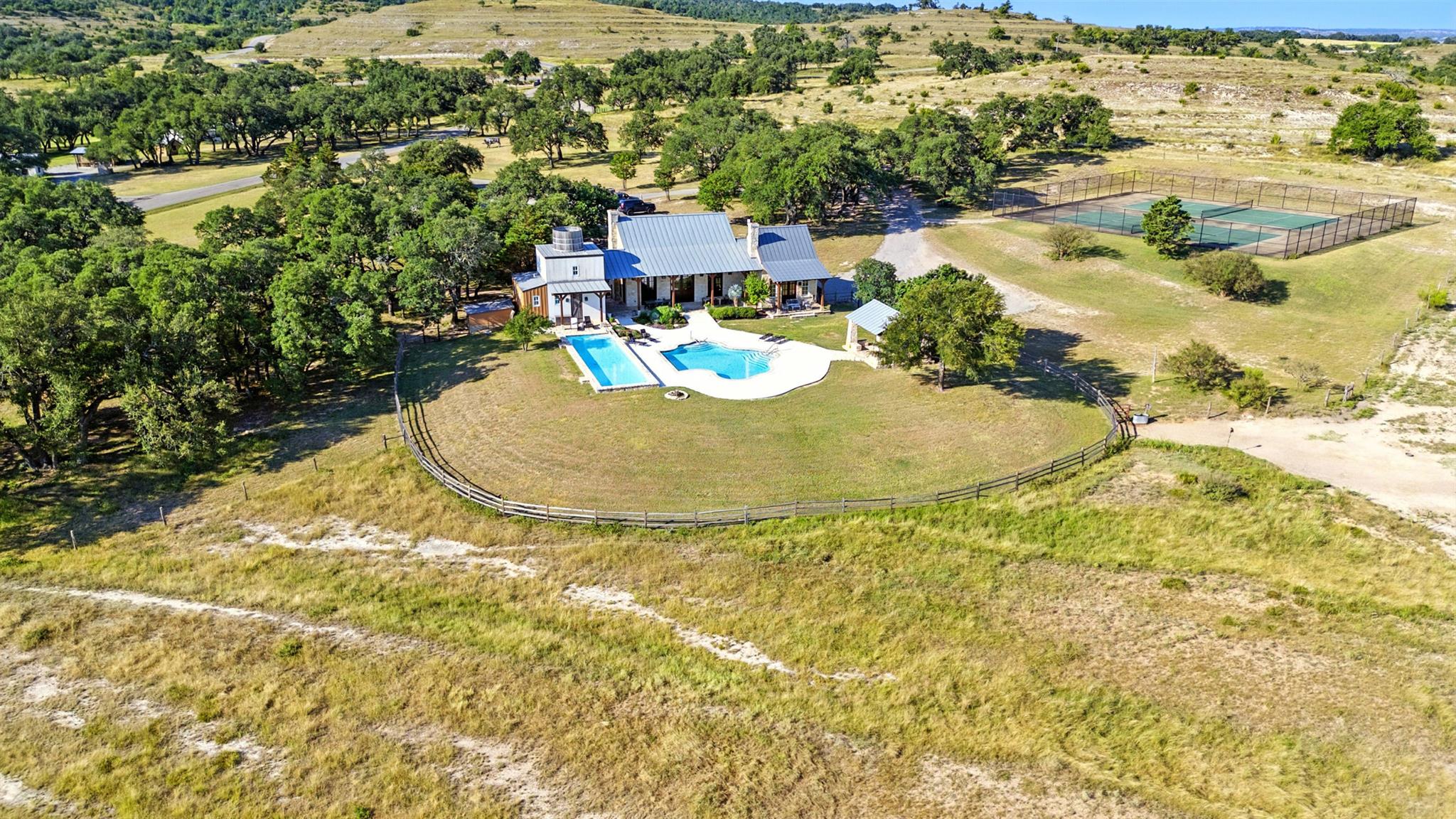 Image 34 of 40 For 753 Sunset Dr