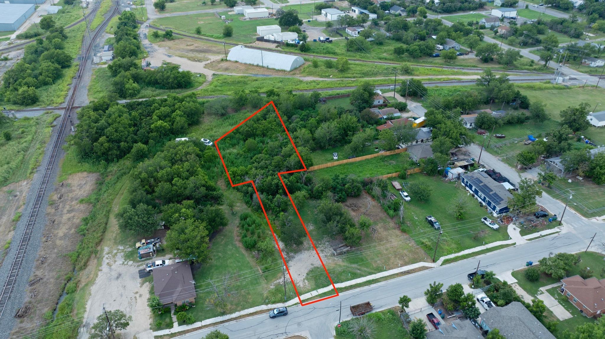 Image 3 of 5 For 107 Robinson St