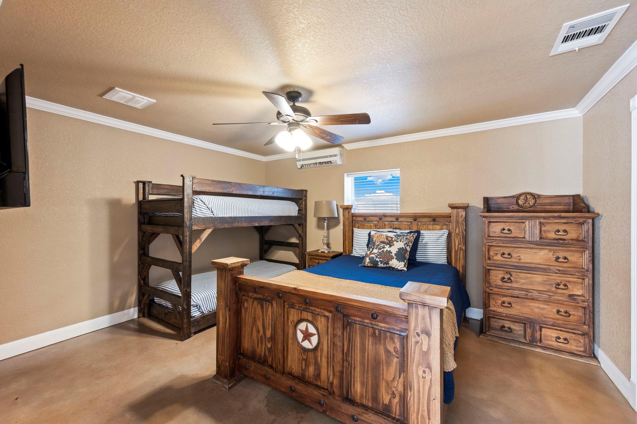 Image 13 of 27 For 198 River Villas Ct 3