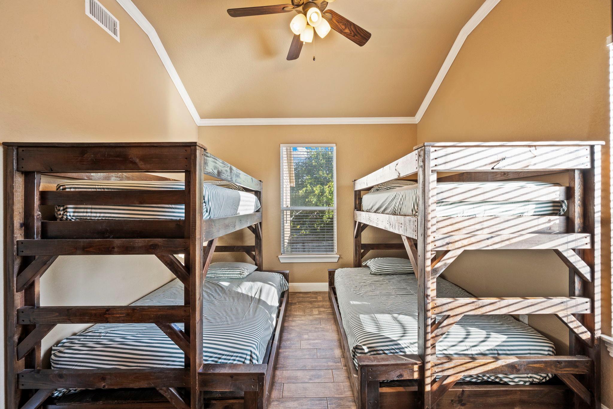 Image 16 of 27 For 198 River Villas Ct 3