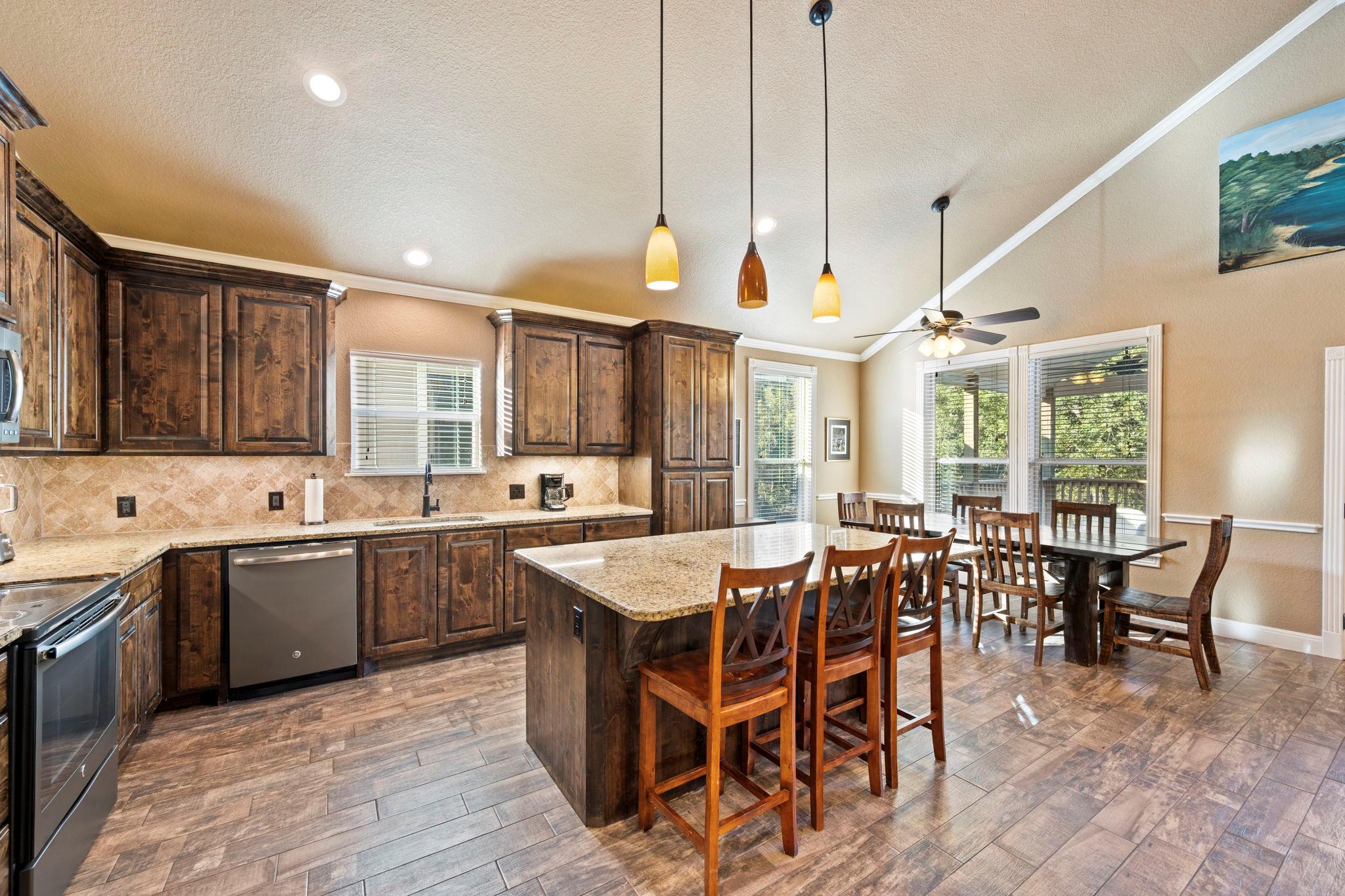 Image 5 of 27 For 198 River Villas Ct 3