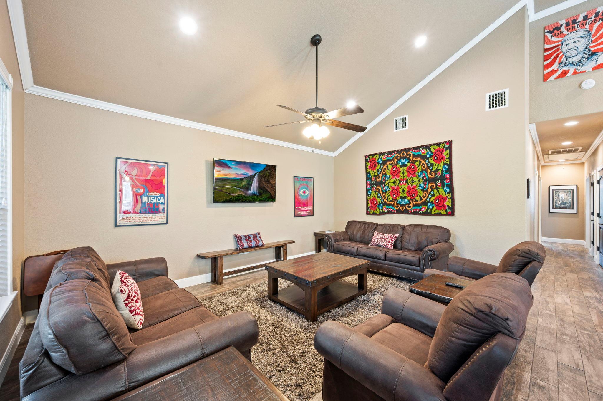 Image 8 of 27 For 198 River Villas Ct 3