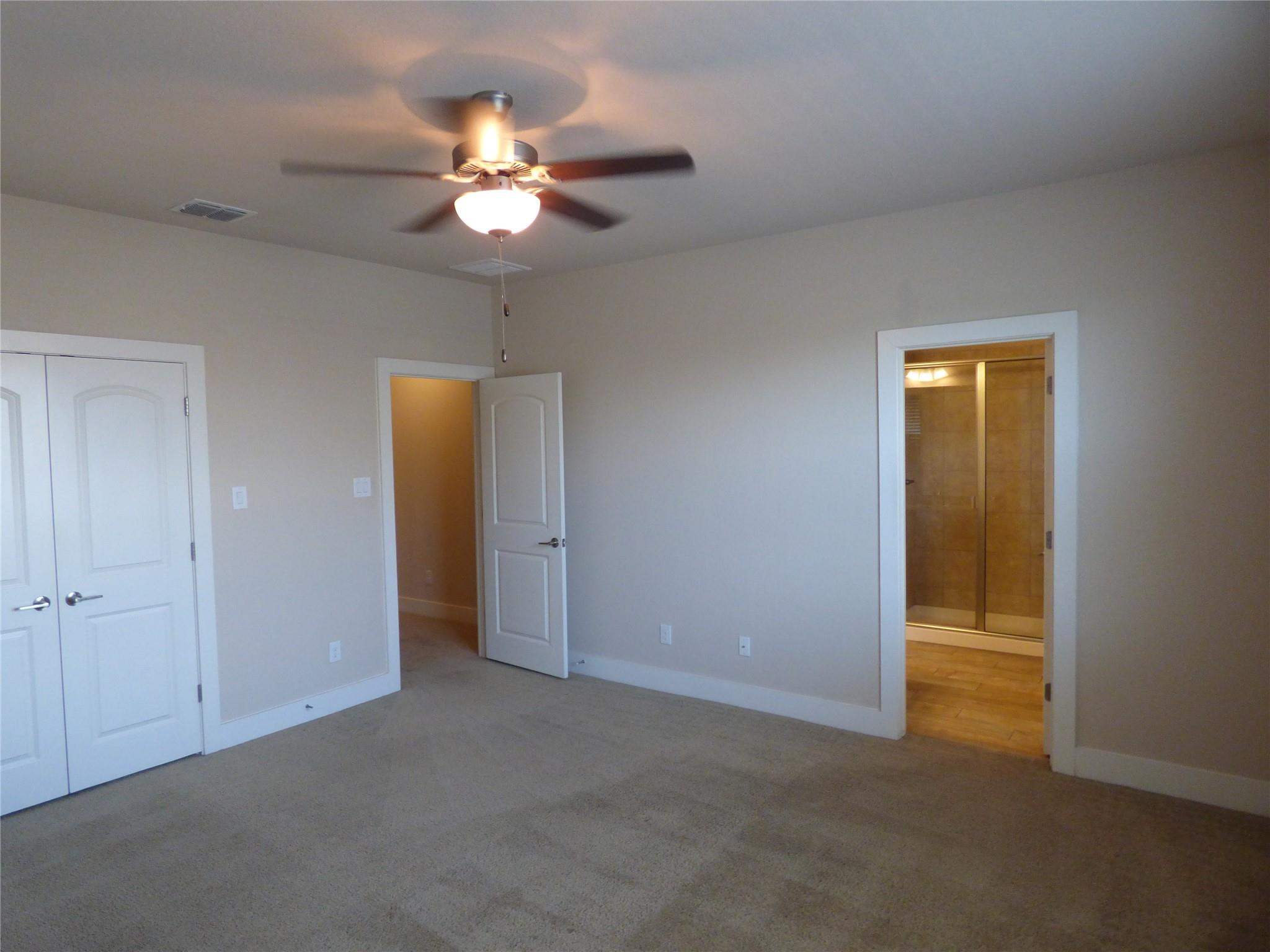 Image 13 of 39 For 918 Crystal Brook Cv