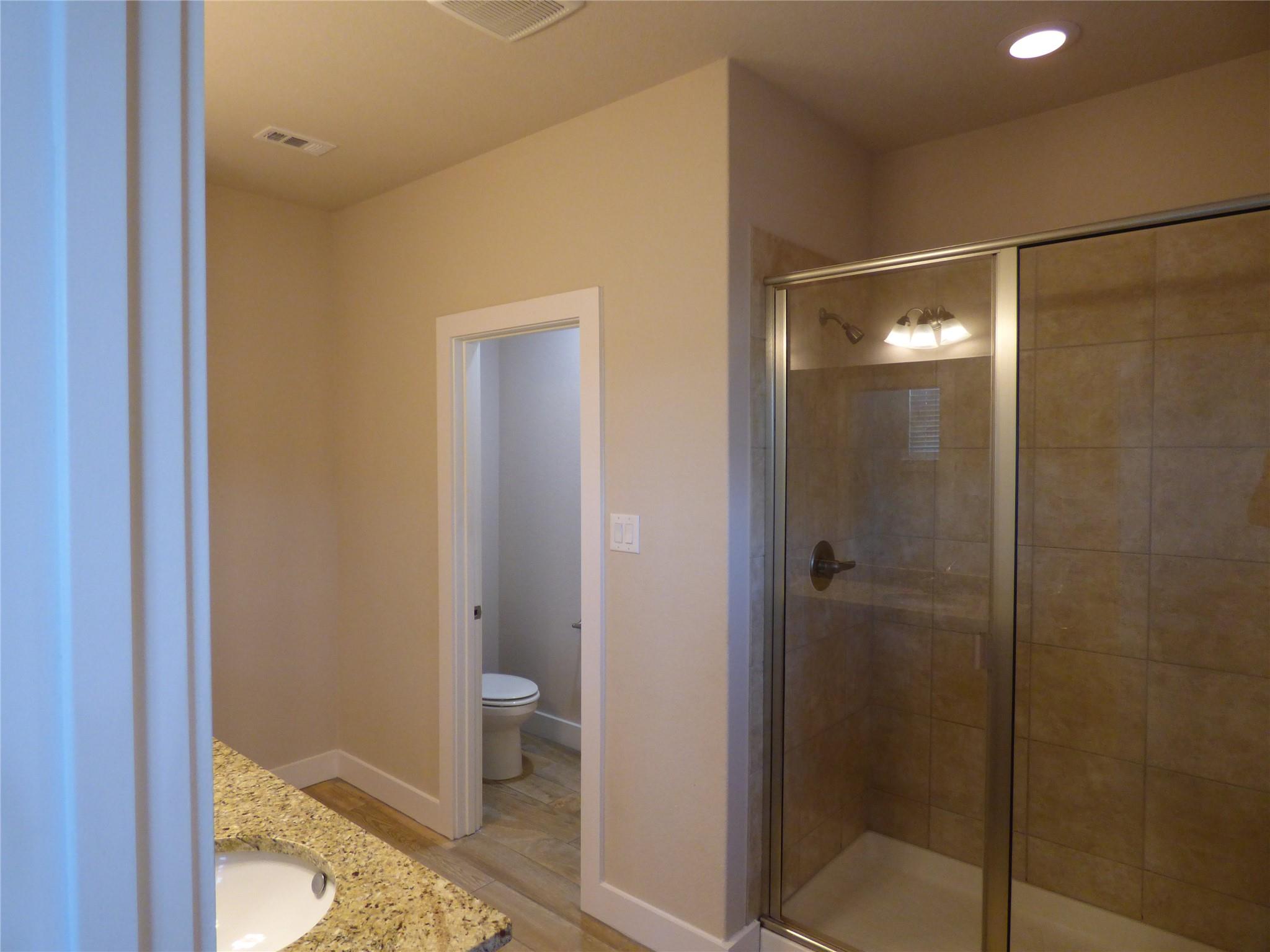 Image 16 of 39 For 918 Crystal Brook Cv