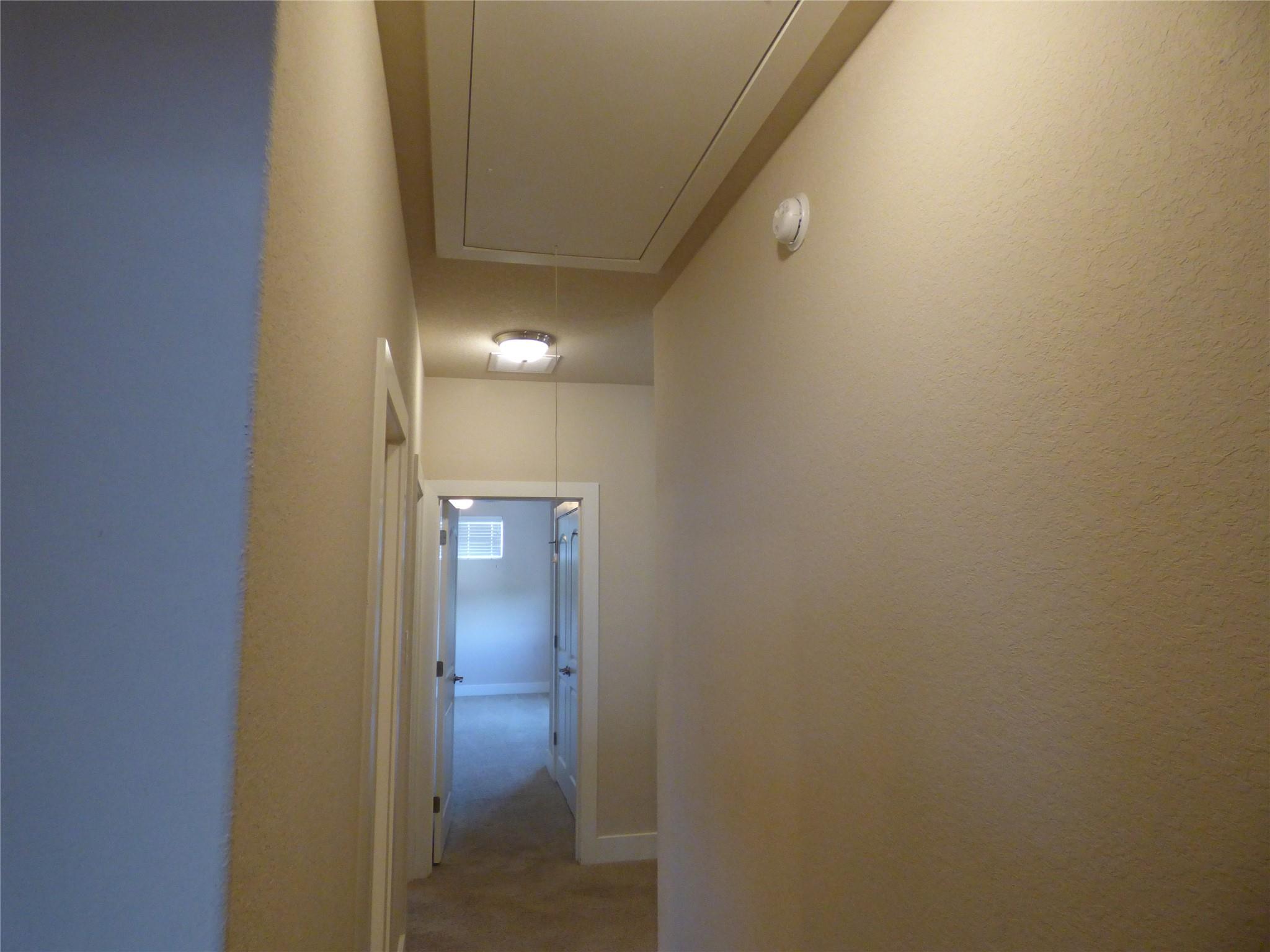 Image 19 of 39 For 918 Crystal Brook Cv