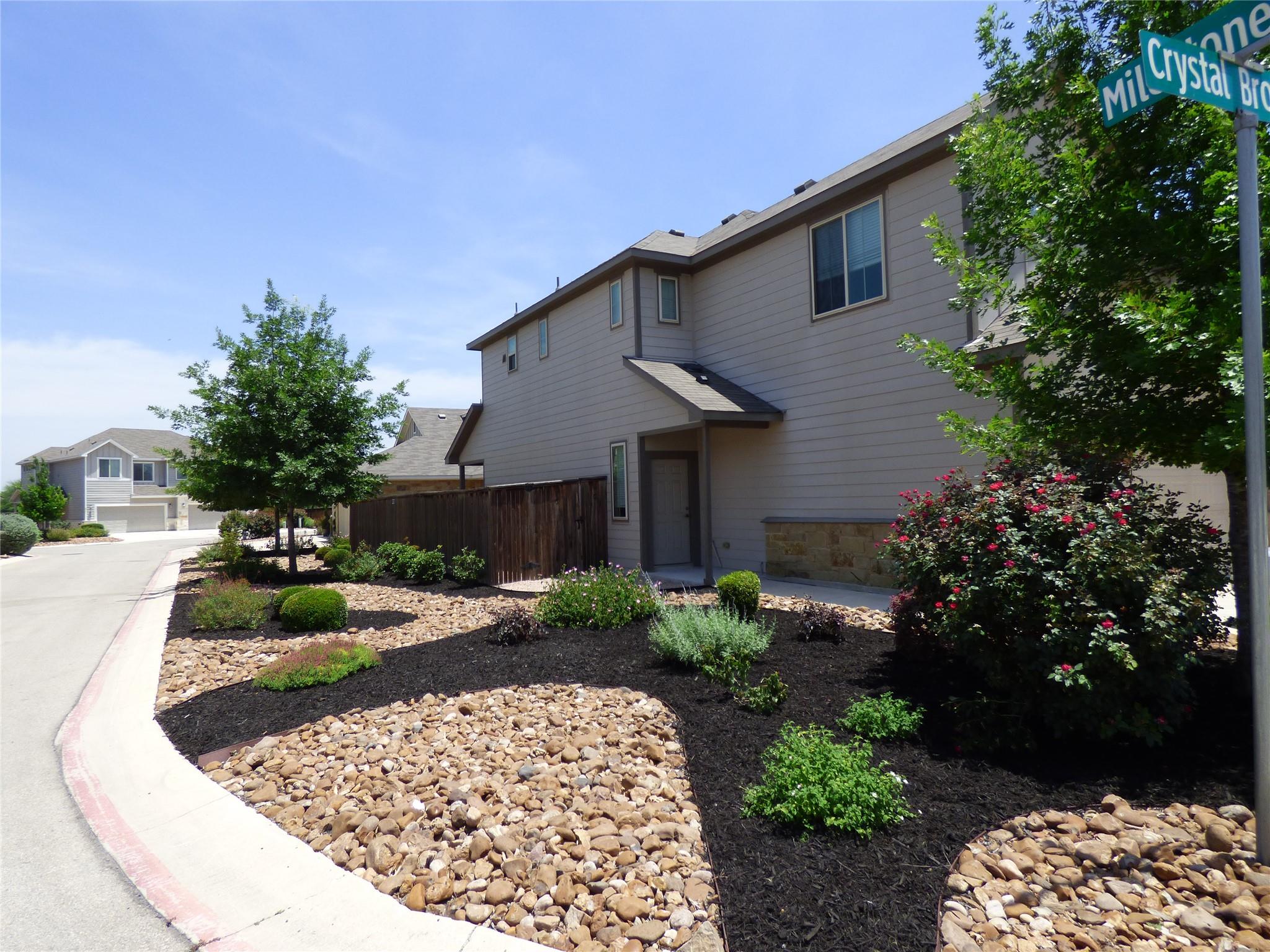 Image 30 of 39 For 918 Crystal Brook Cv