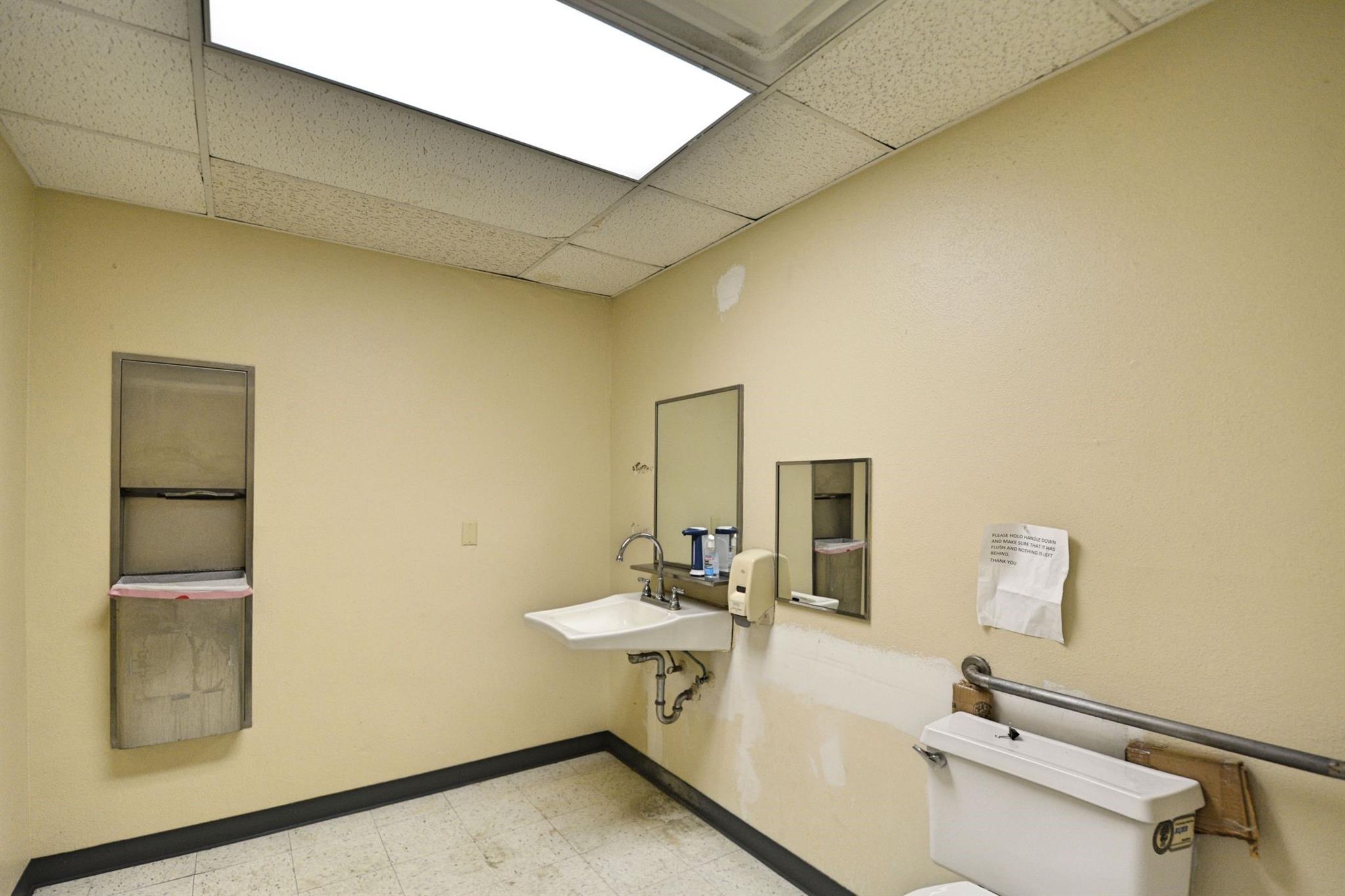 Image 10 of 40 For 109 River St